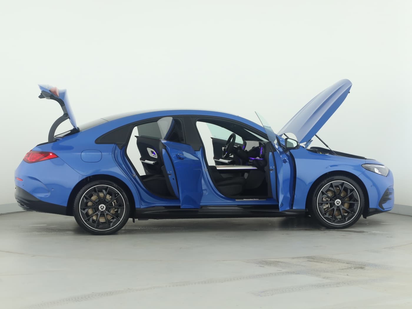 Mercedes-Benz CLA 350 4MATIC mit EQ Technologie Bild 8