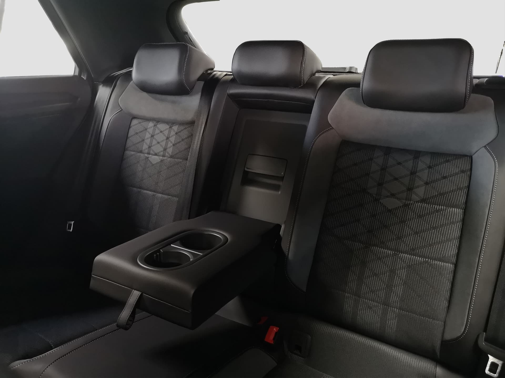 Volkswagen T-Roc R-Line 1.5 l TSI OPF DSG Bild 17