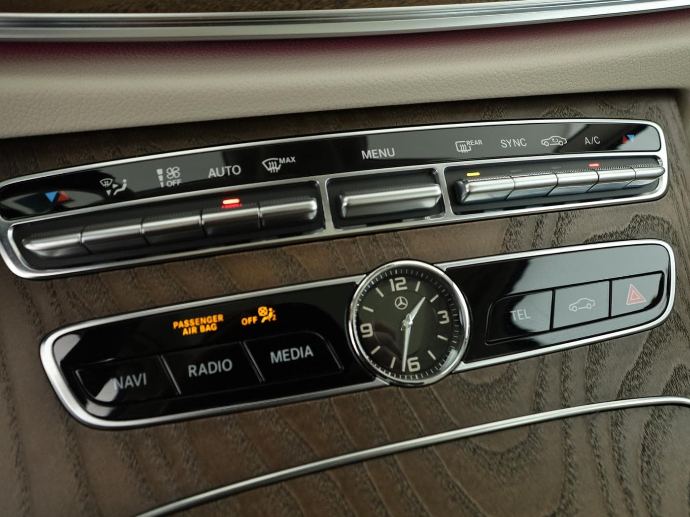 Mercedes-Benz E 200 4M Bild 14