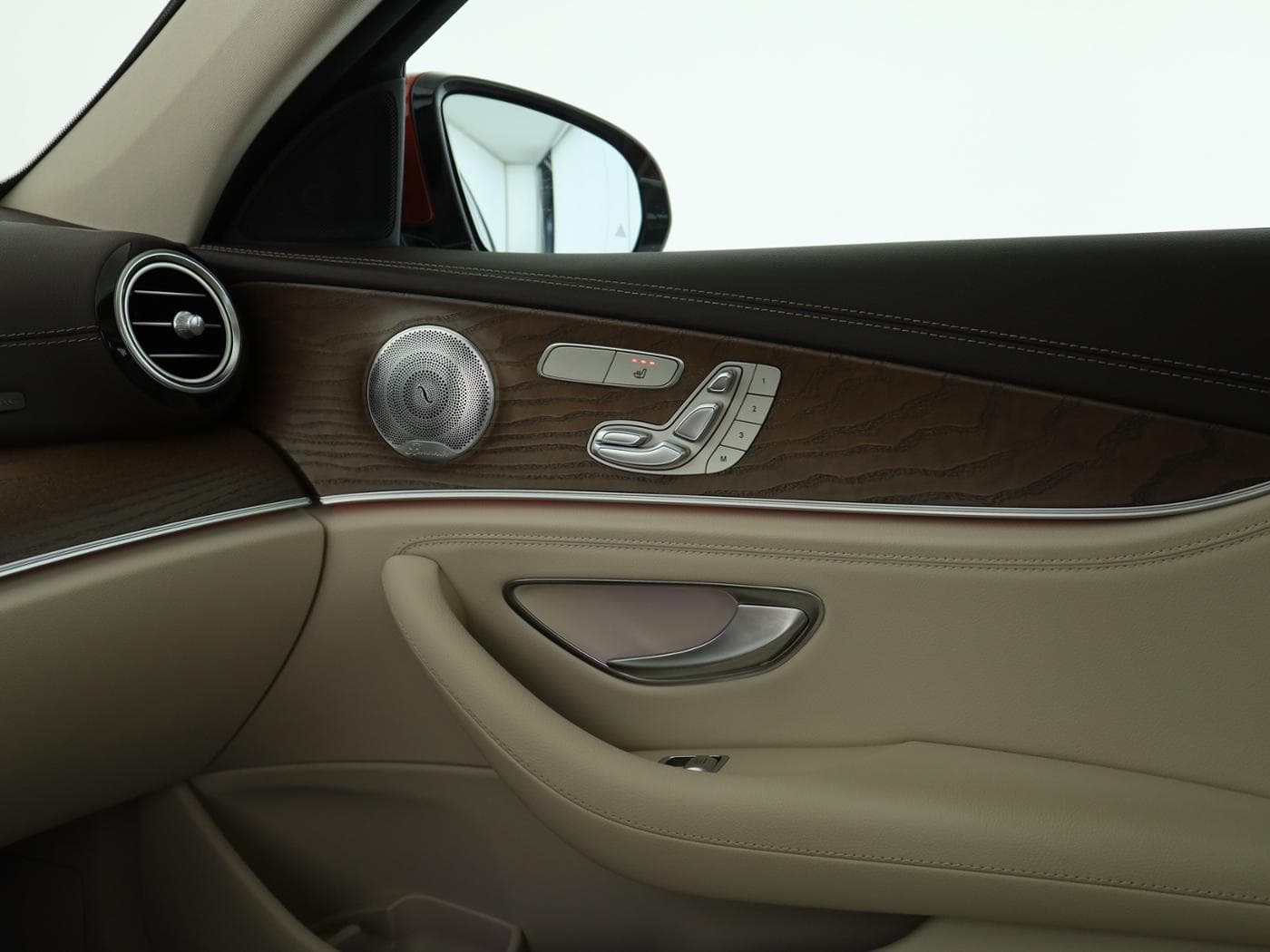 Mercedes-Benz E 200 4M Bild 16