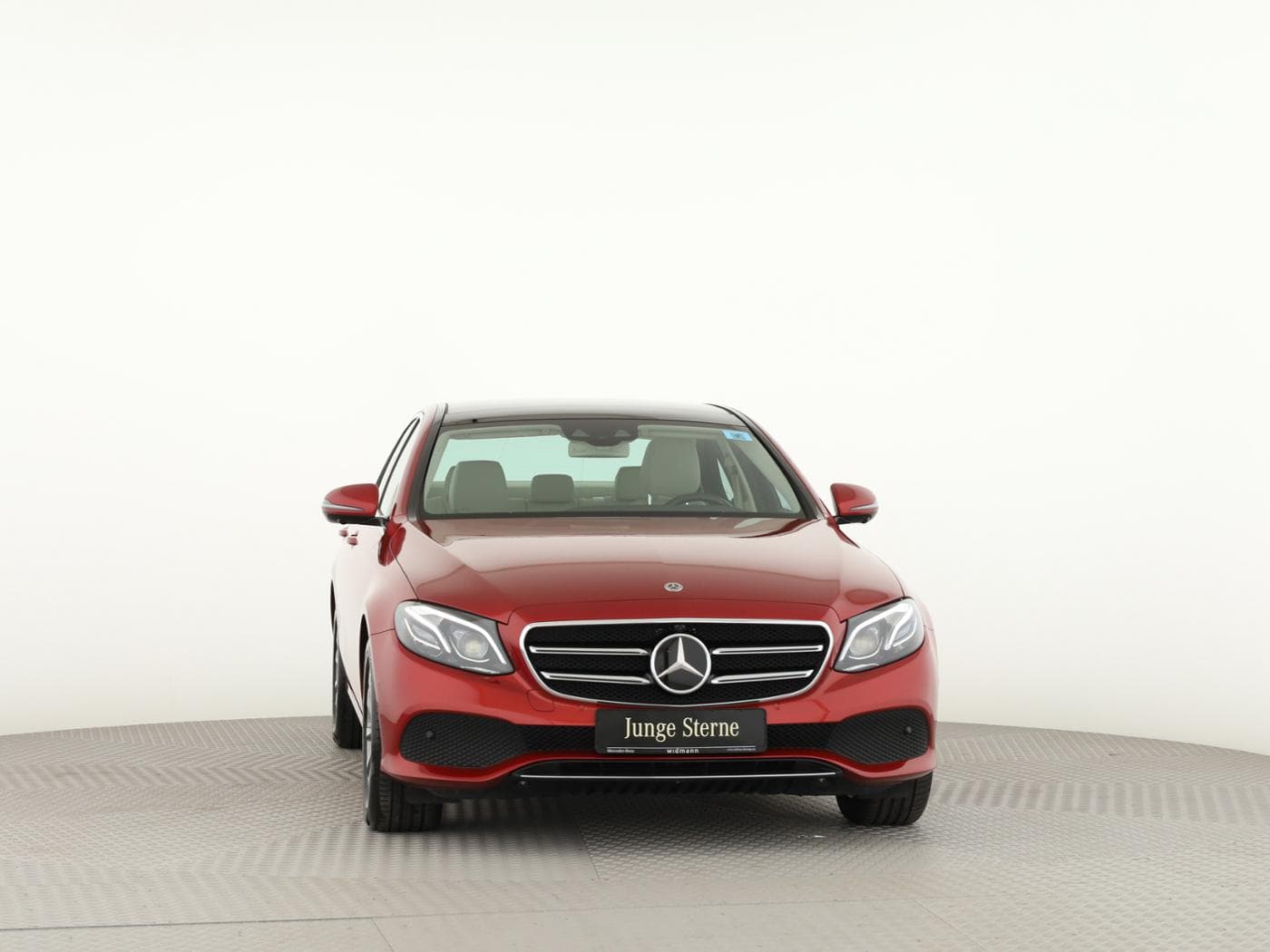 Mercedes-Benz E 200 4M Bild 3