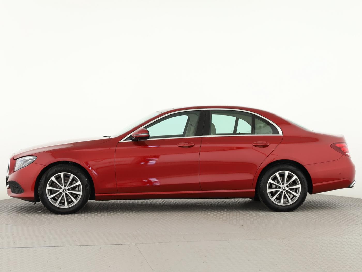 Mercedes-Benz E 200 4M Bild 7