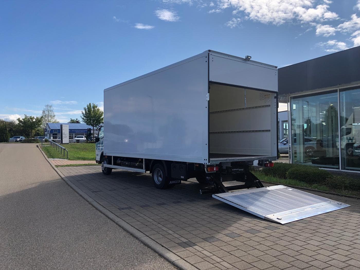 FUSO Canter 7C18 AMT Koffer LBW Bild 12