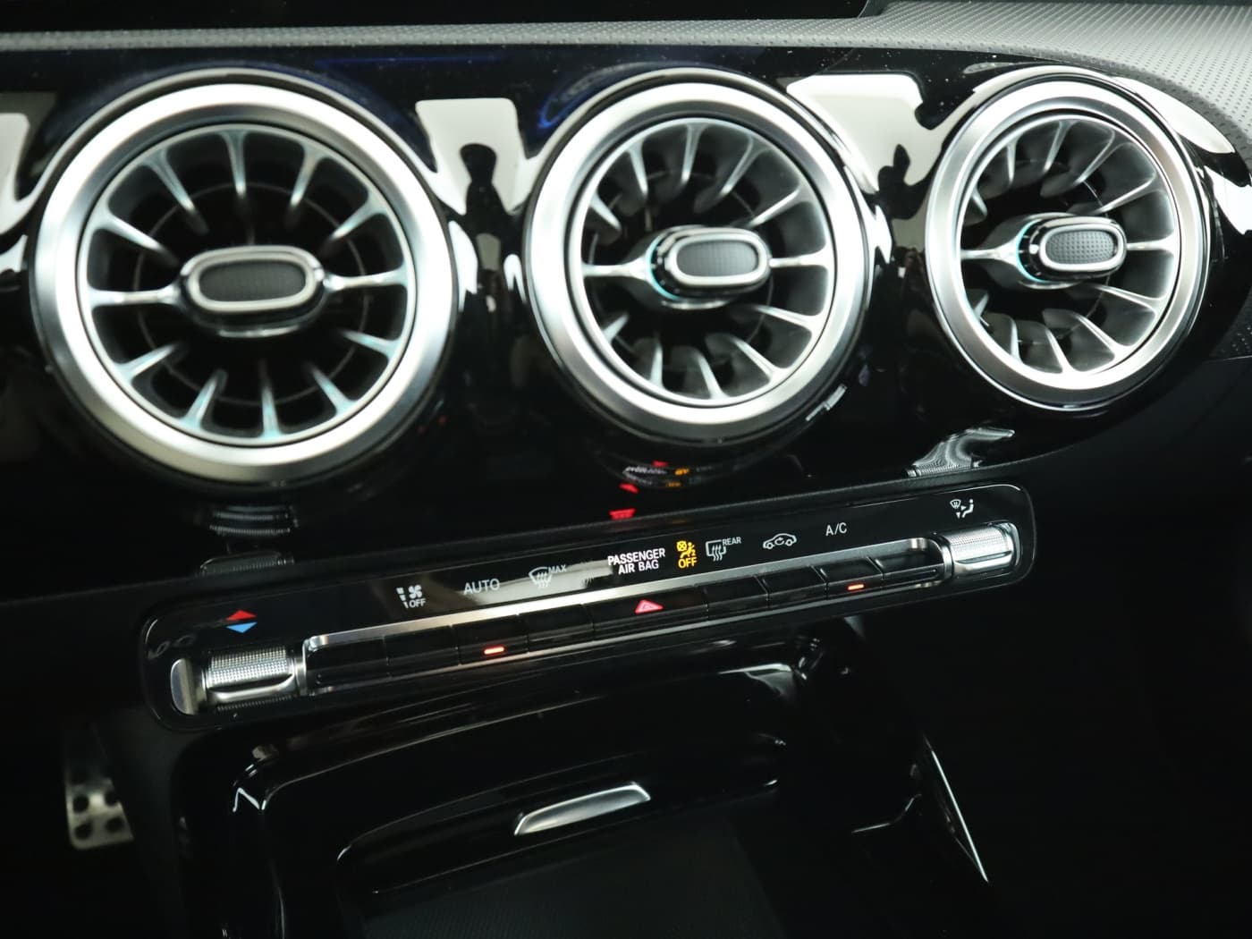 Mercedes-Benz A 35 AMG 4M Bild 14