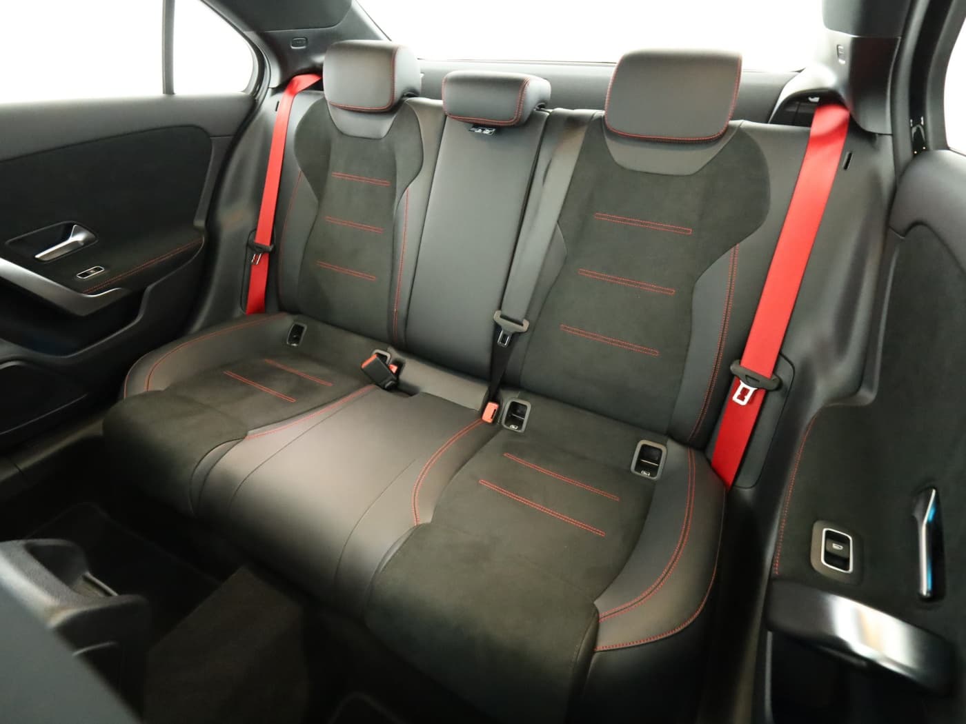 Mercedes-Benz A 35 AMG 4M Bild 18