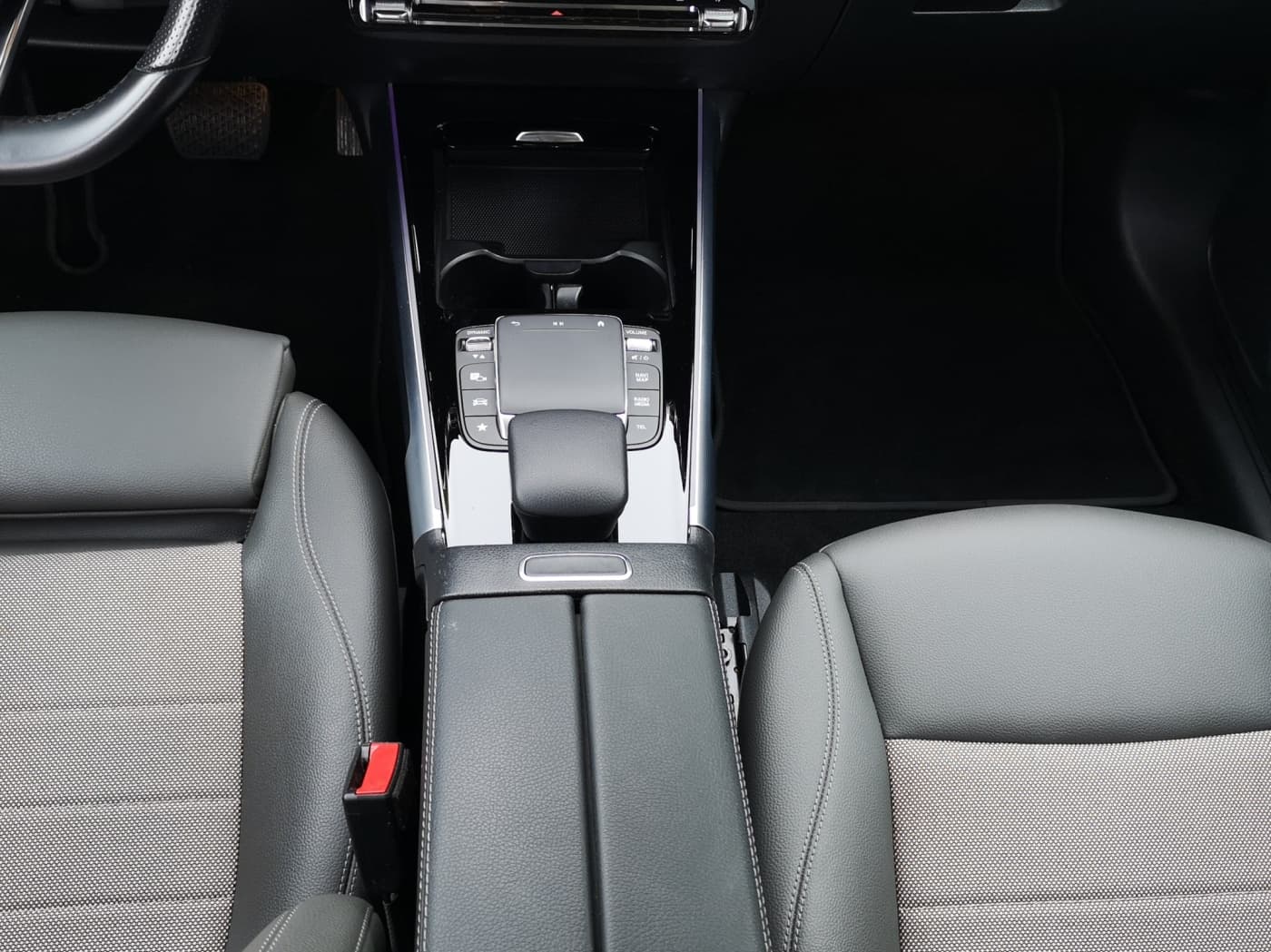 Mercedes-Benz EQB 300 4M Bild 13