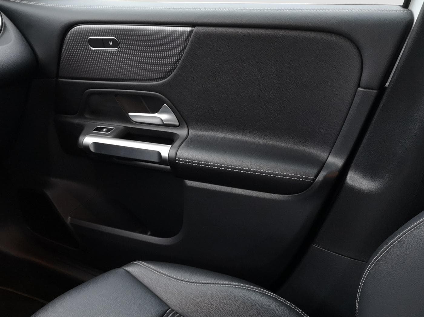 Mercedes-Benz GLB 220 d 4M Bild 13