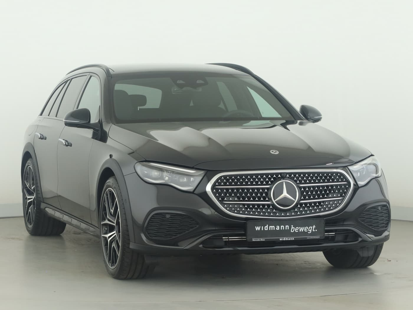 Mercedes-Benz E 220 d 4MATIC T-Modell All-Terrain Bild 3