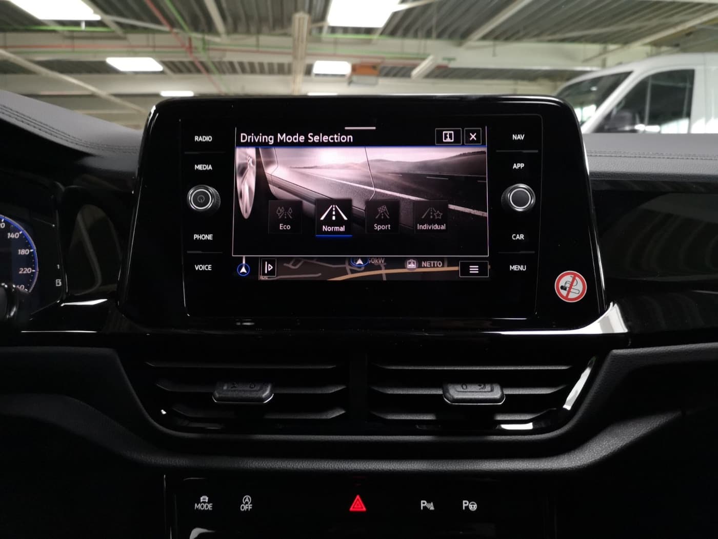 Volkswagen T-Roc R-Line 1.5 l TSI OPF DSG Bild 21