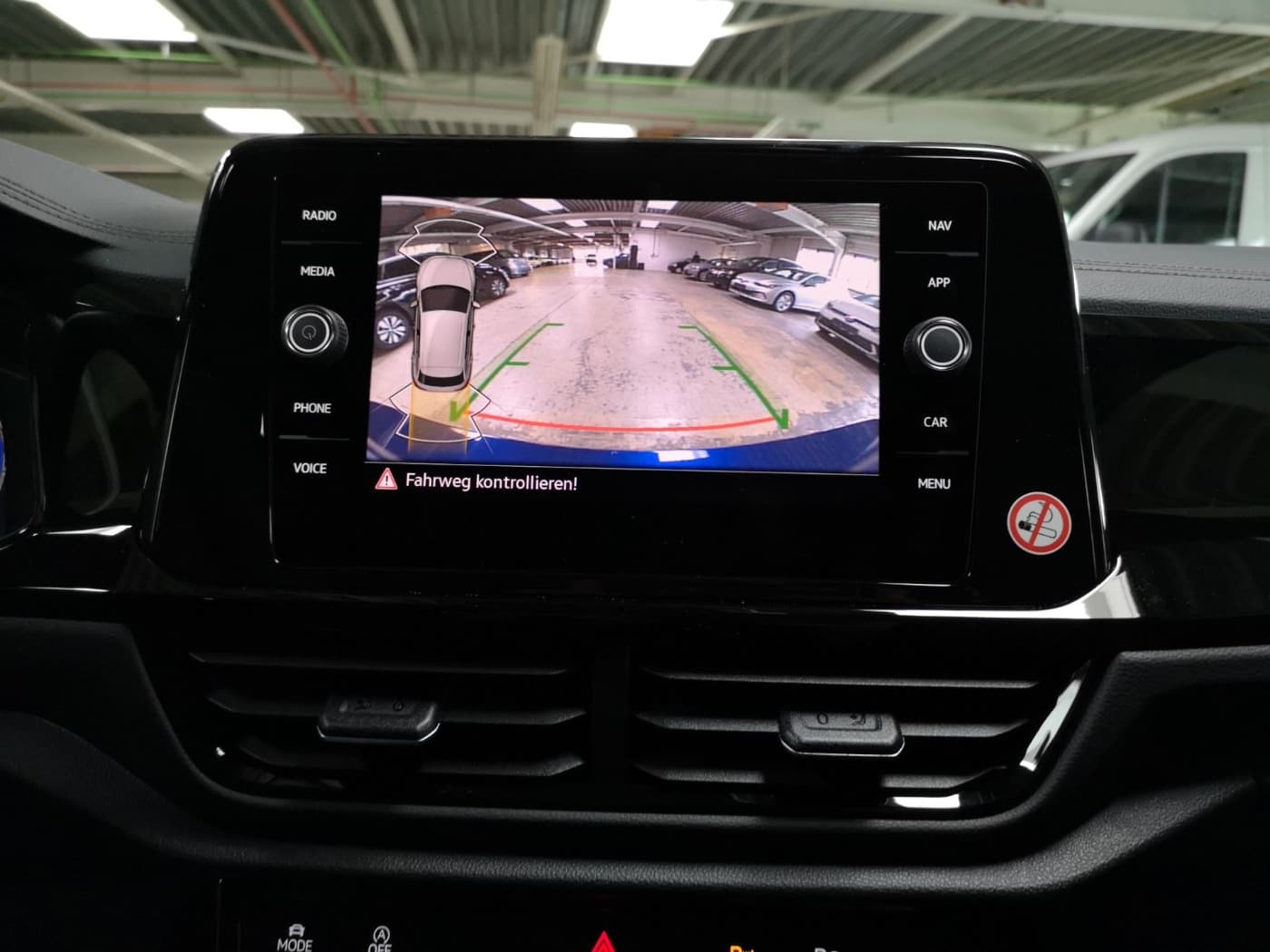 Volkswagen T-Roc R-Line 1.5 l TSI OPF DSG Bild 24