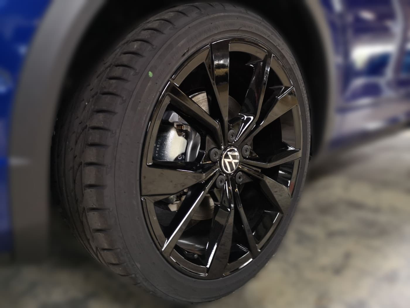 Volkswagen T-Roc R-Line 1.5 l TSI OPF DSG Bild 6