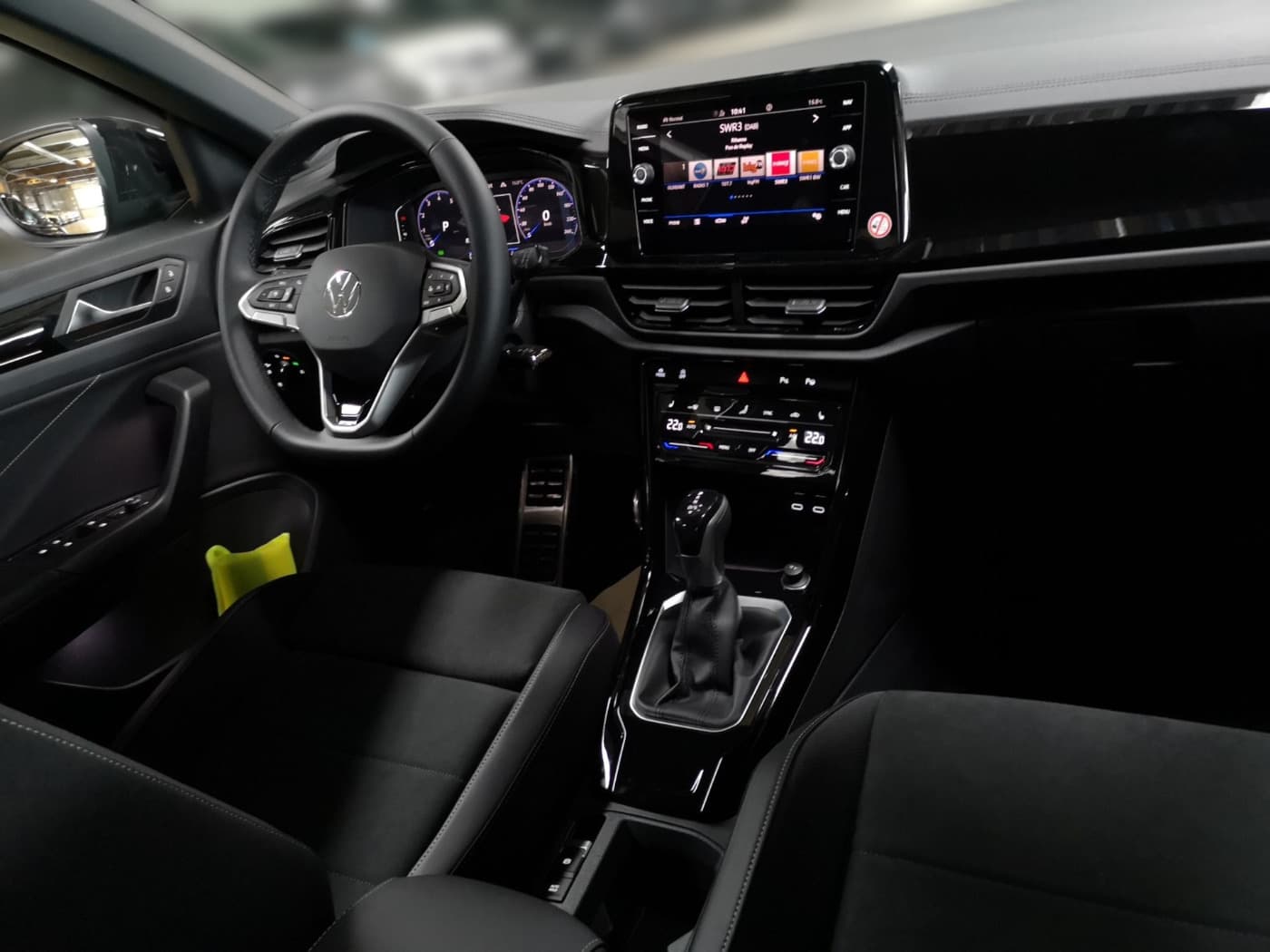 Volkswagen T-Roc R-Line 1.5 l TSI OPF DSG Bild 8