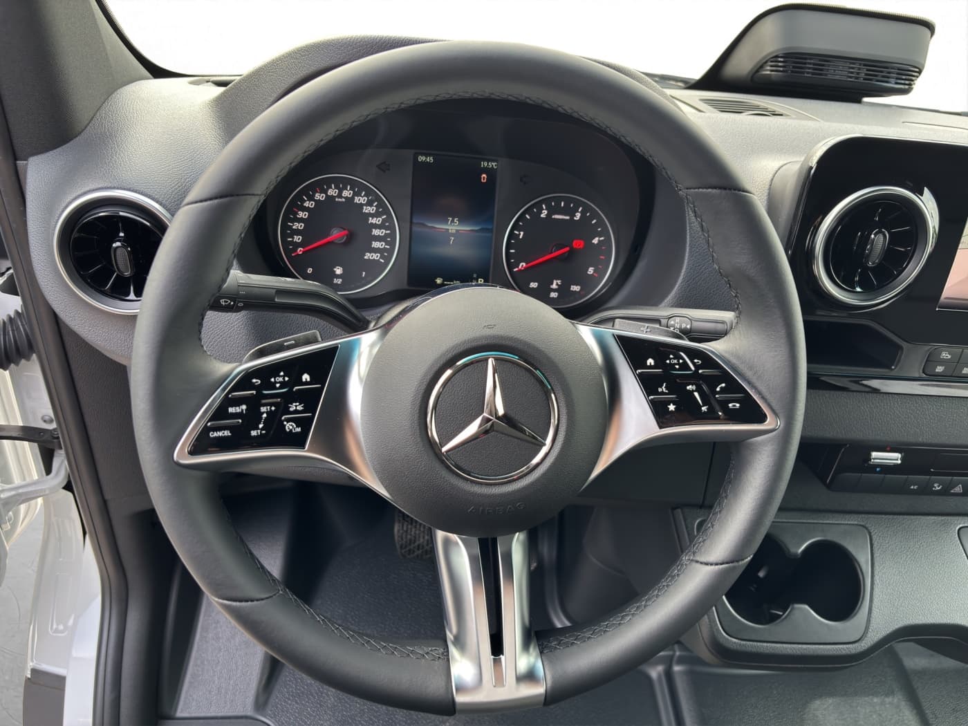 Mercedes-Benz Sprinter 319 CDI Kasten PRO Hochdach Extralang Bild 10