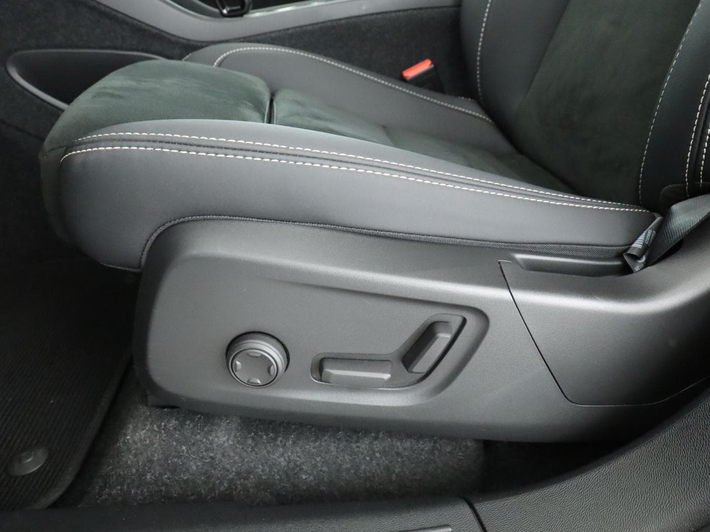 Volvo C 40 AWD Ultimate Bild 26