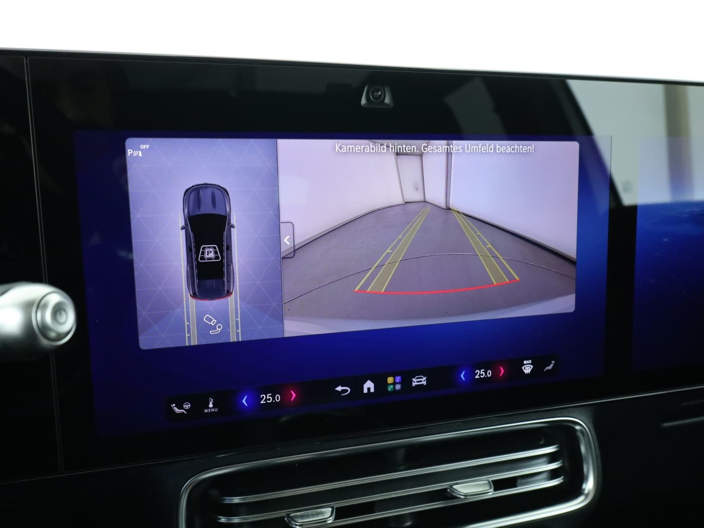 Mercedes-Benz GLB 250+ mit EQ Technologie Bild 28