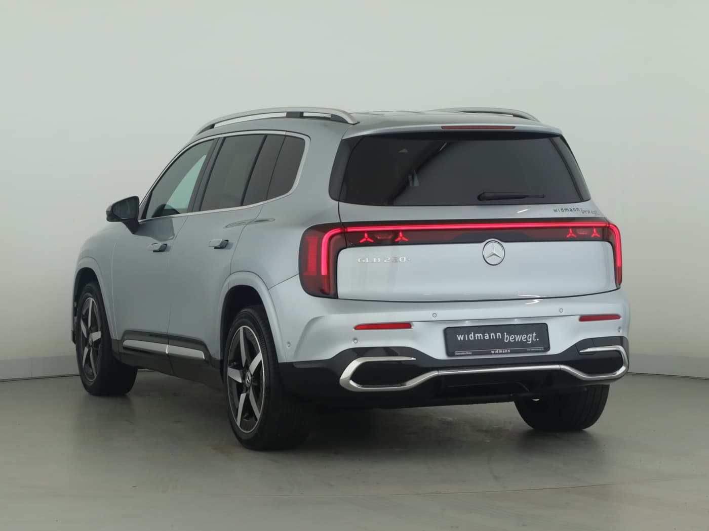 Mercedes-Benz GLB 250+ mit EQ Technologie Bild 4