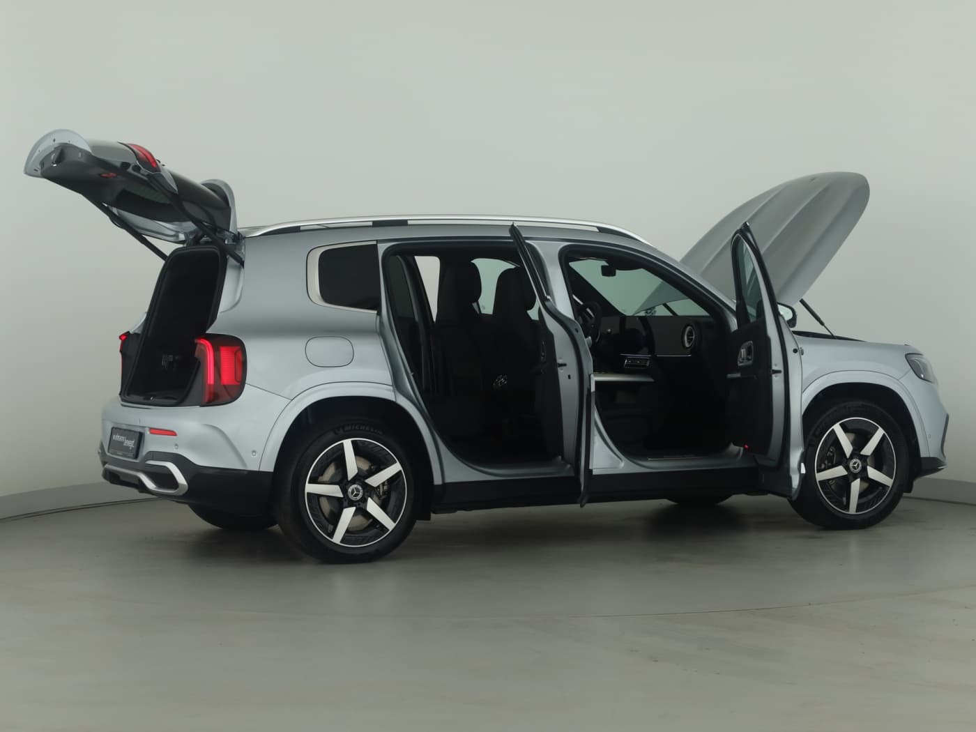 Mercedes-Benz GLB 250+ mit EQ Technologie Bild 8
