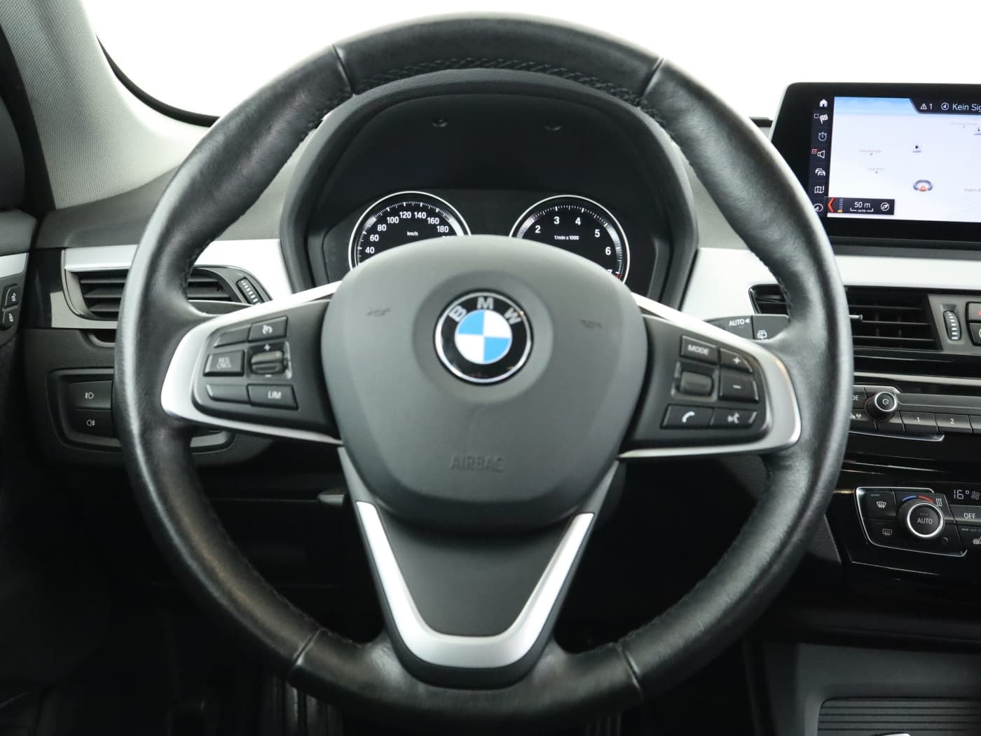 BMW X1 xDrive25e Advantage Bild 11