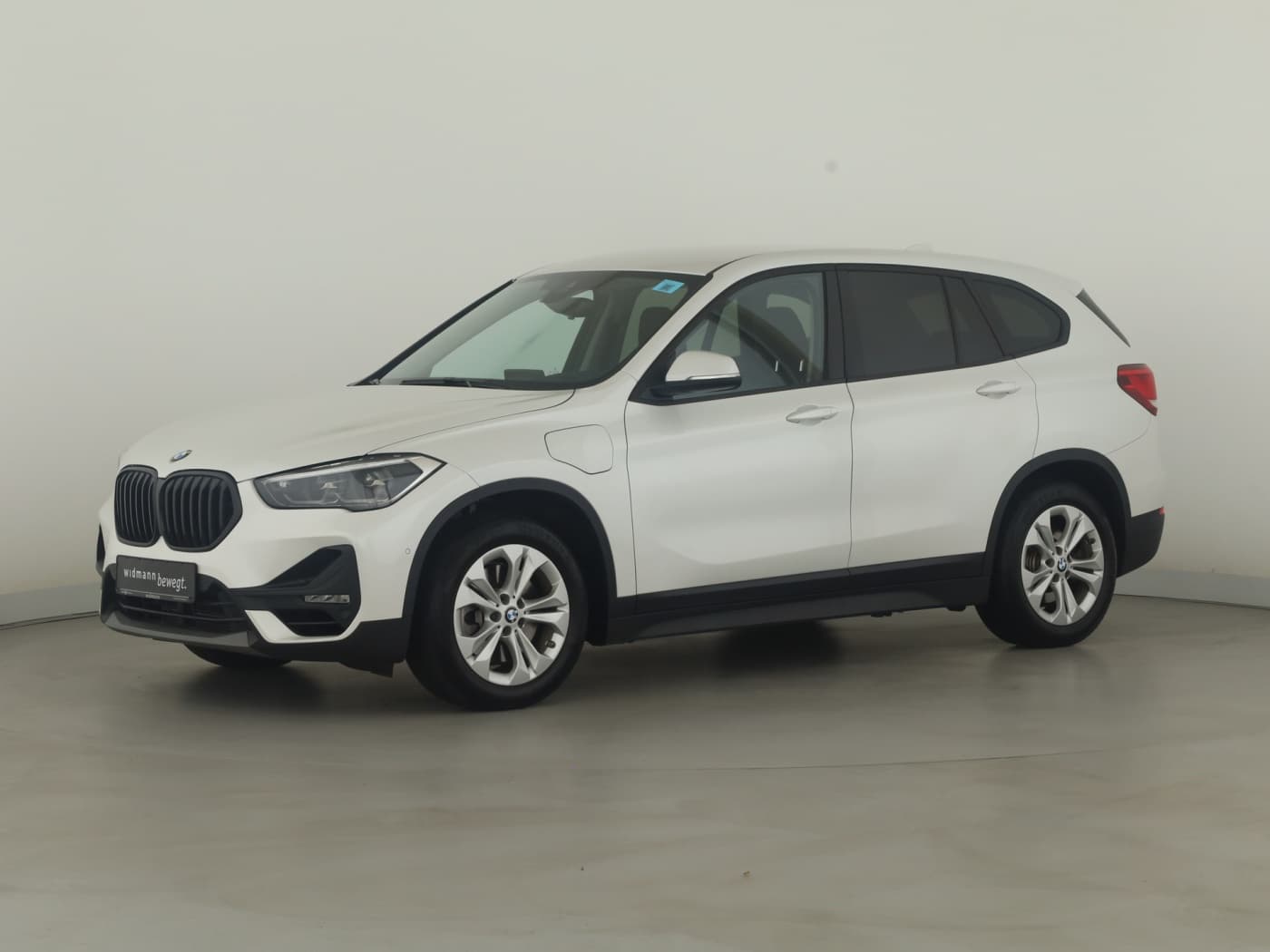 BMW X1 xDrive25e Advantage Bild 5