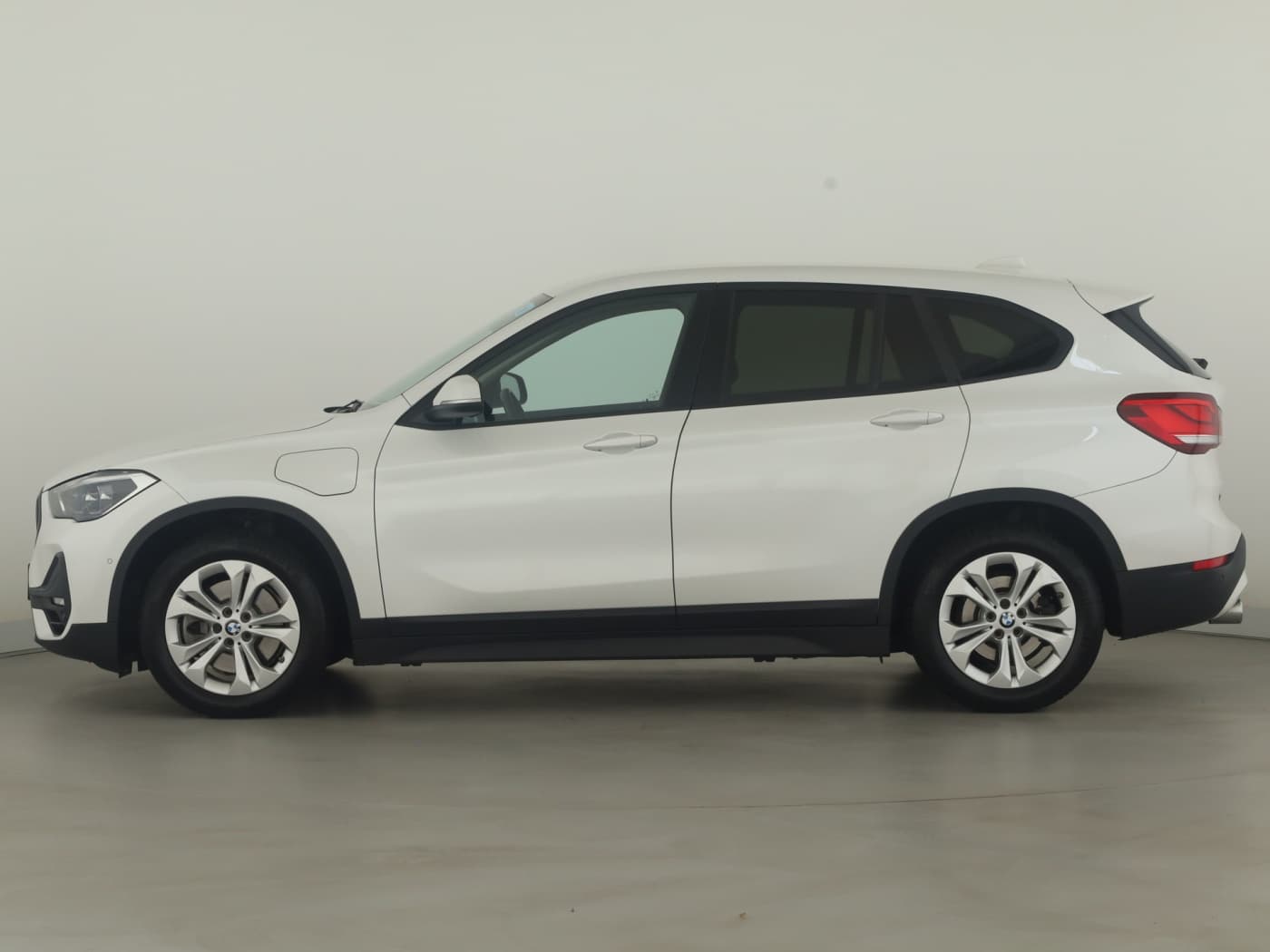 BMW X1 xDrive25e Advantage Bild 7