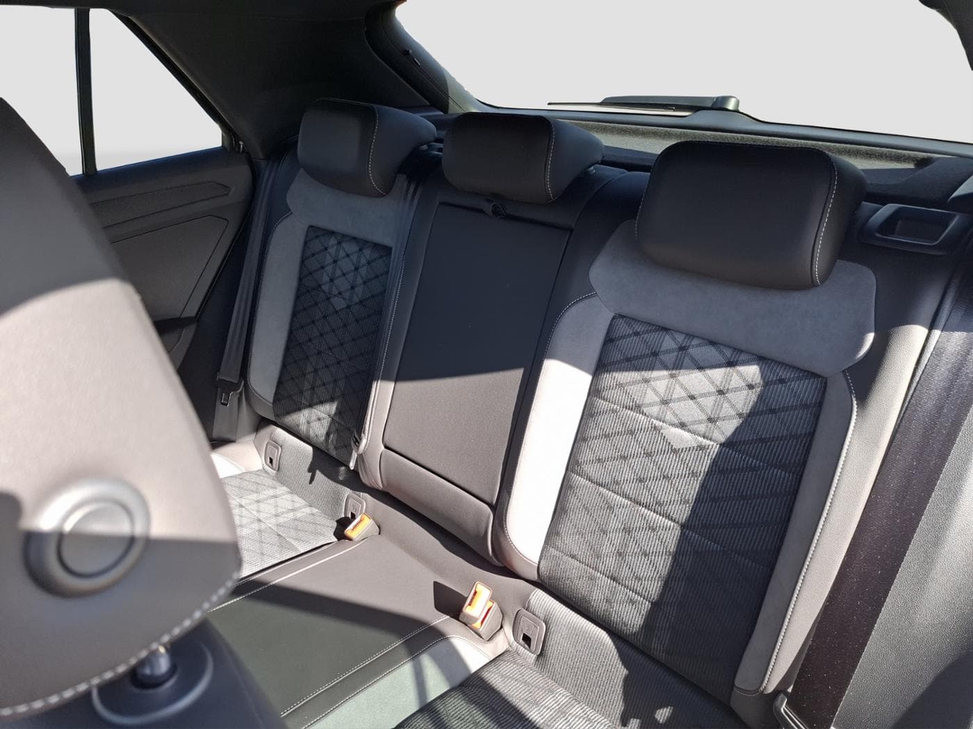 Volkswagen T-Roc 1.5 TSI R-Line Bild 14