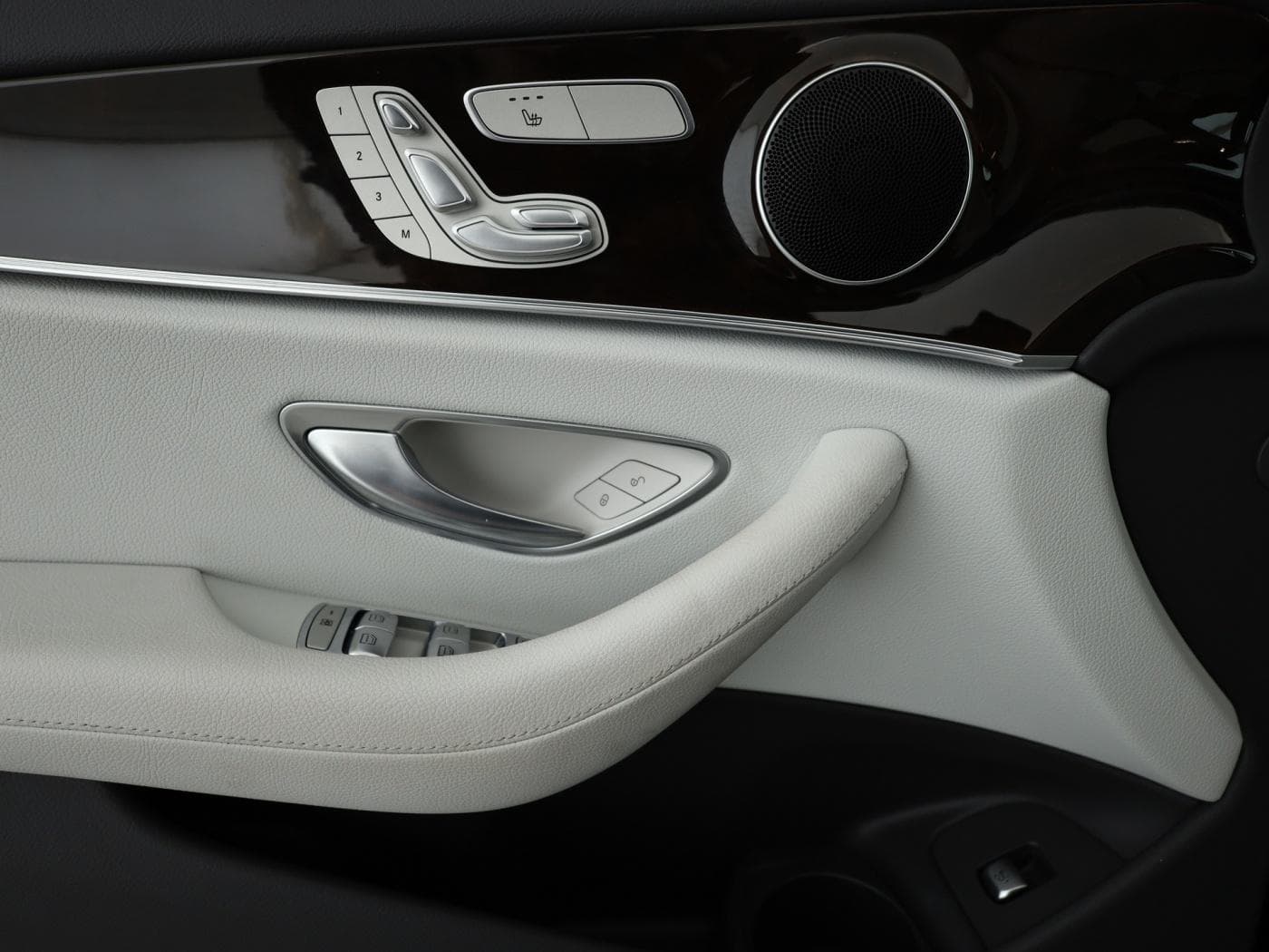 Mercedes-Benz E 450 4M Bild 20