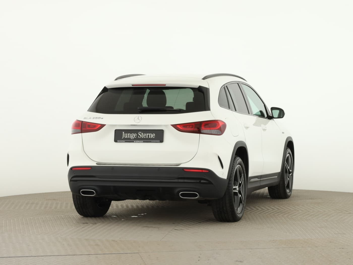 Mercedes-Benz GLA 250 e Bild 2