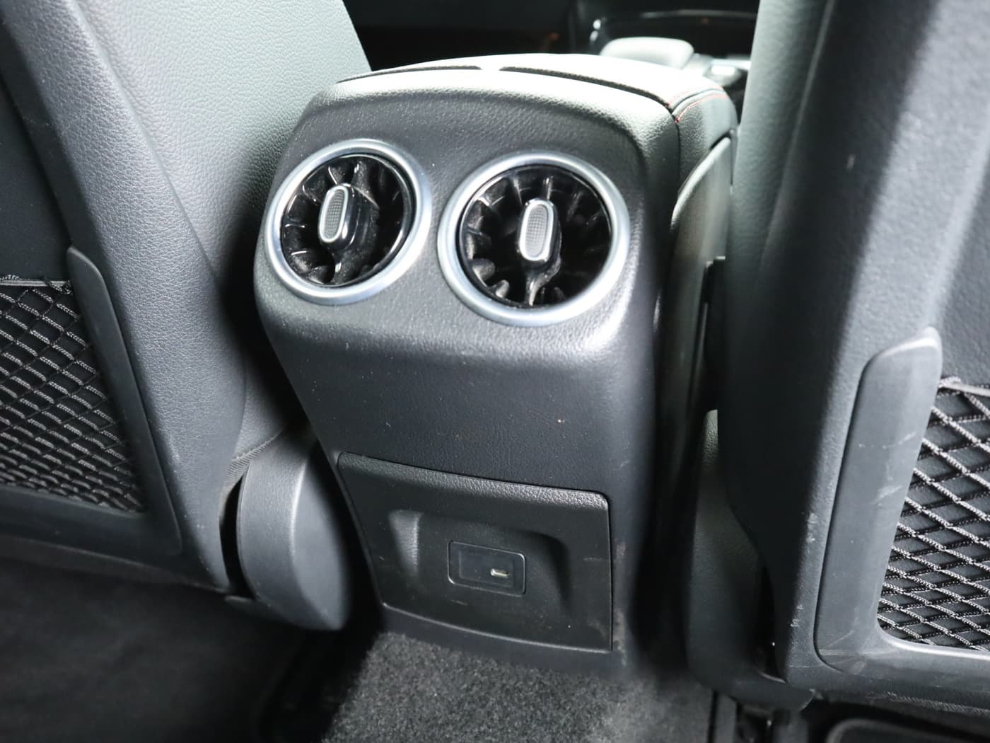 Mercedes-Benz CLA 220 d 4M Bild 23