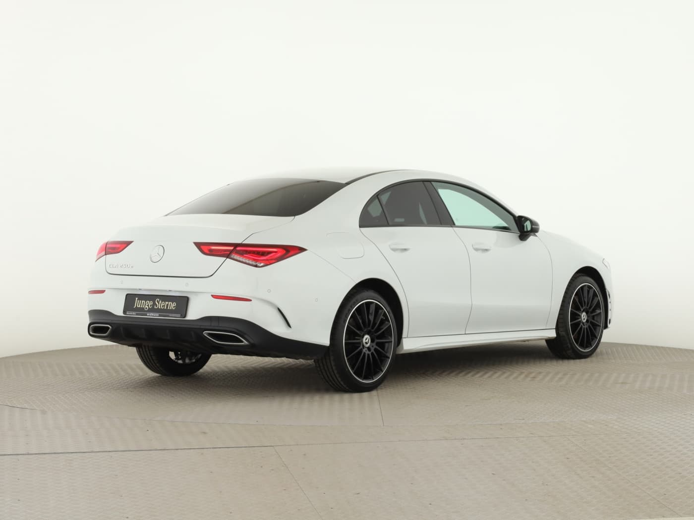 Mercedes-Benz CLA 250 e Bild 6