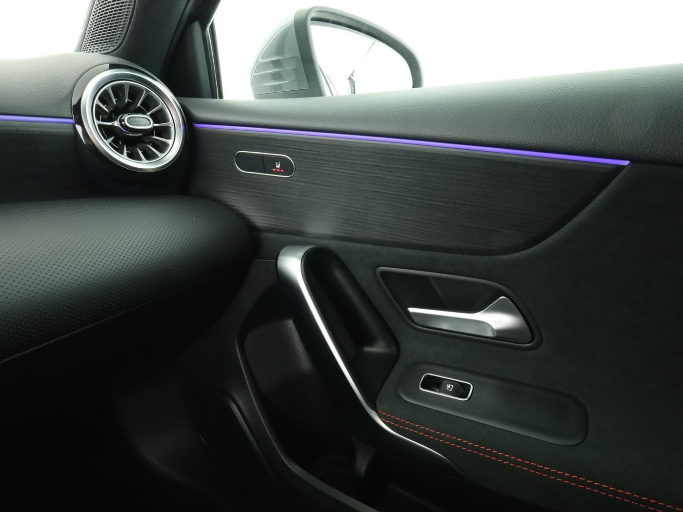 Mercedes-Benz A 200 AMG Line Bild 16