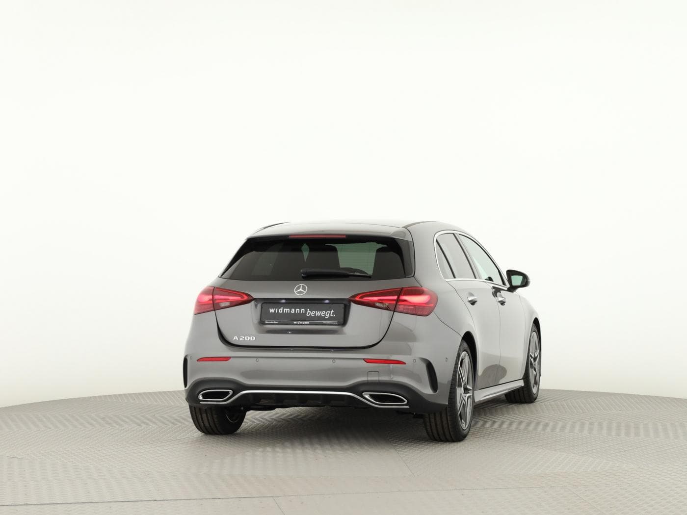 Mercedes-Benz A 200 AMG Line Bild 2