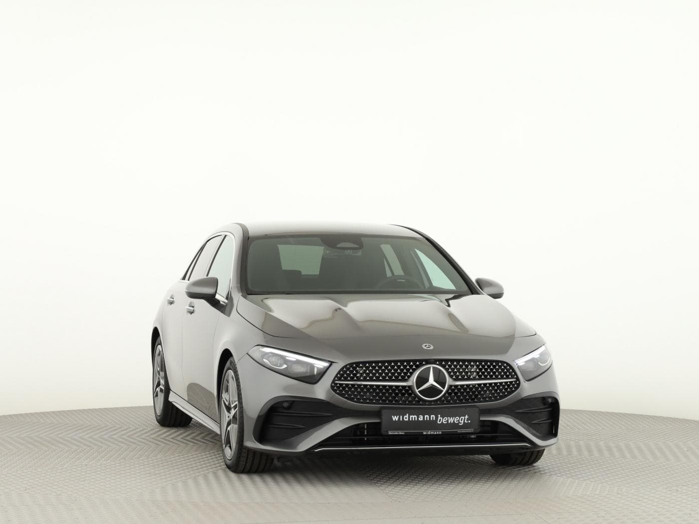 Mercedes-Benz A 200 AMG Line Bild 3
