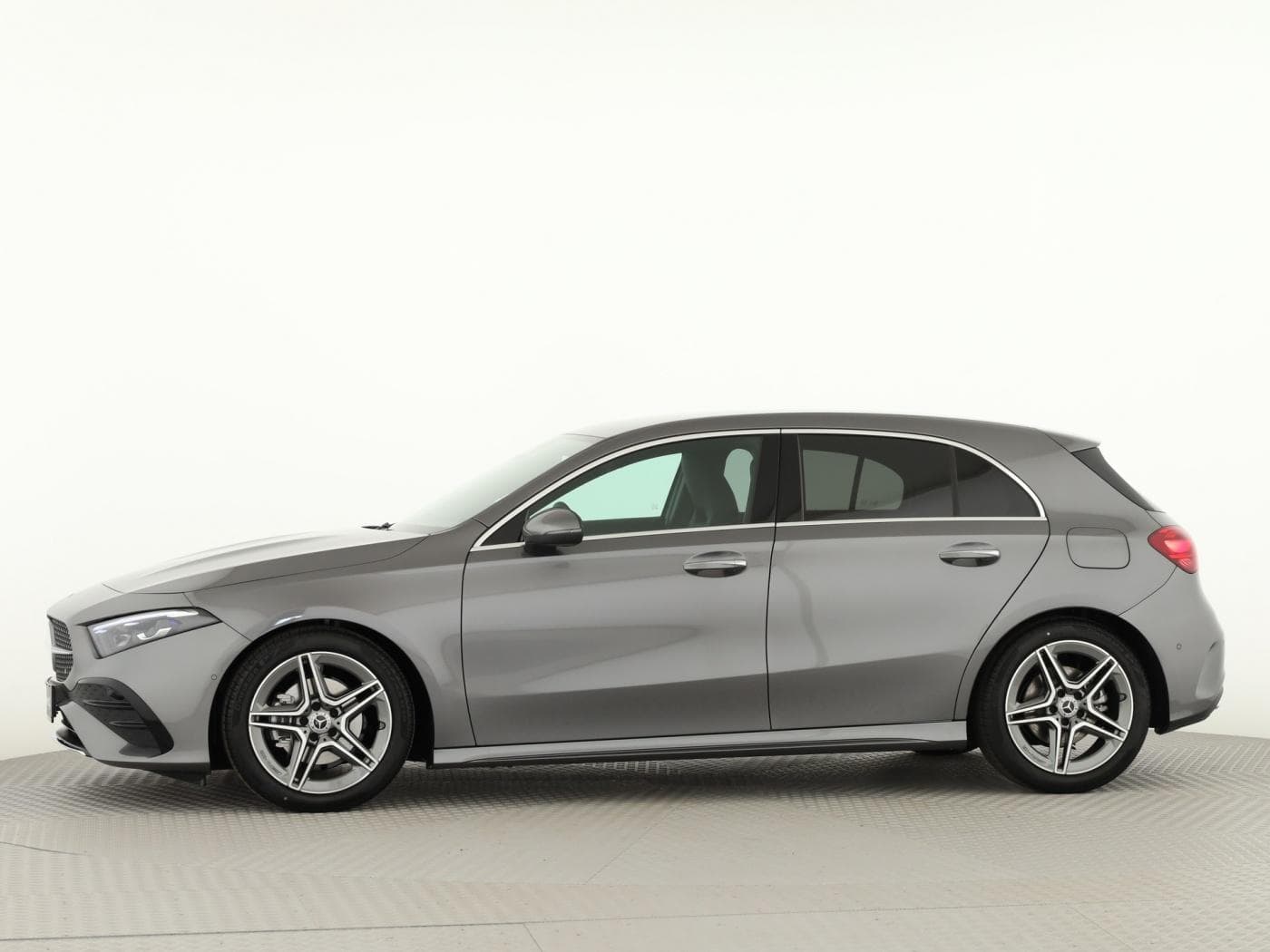 Mercedes-Benz A 200 AMG Line Bild 7