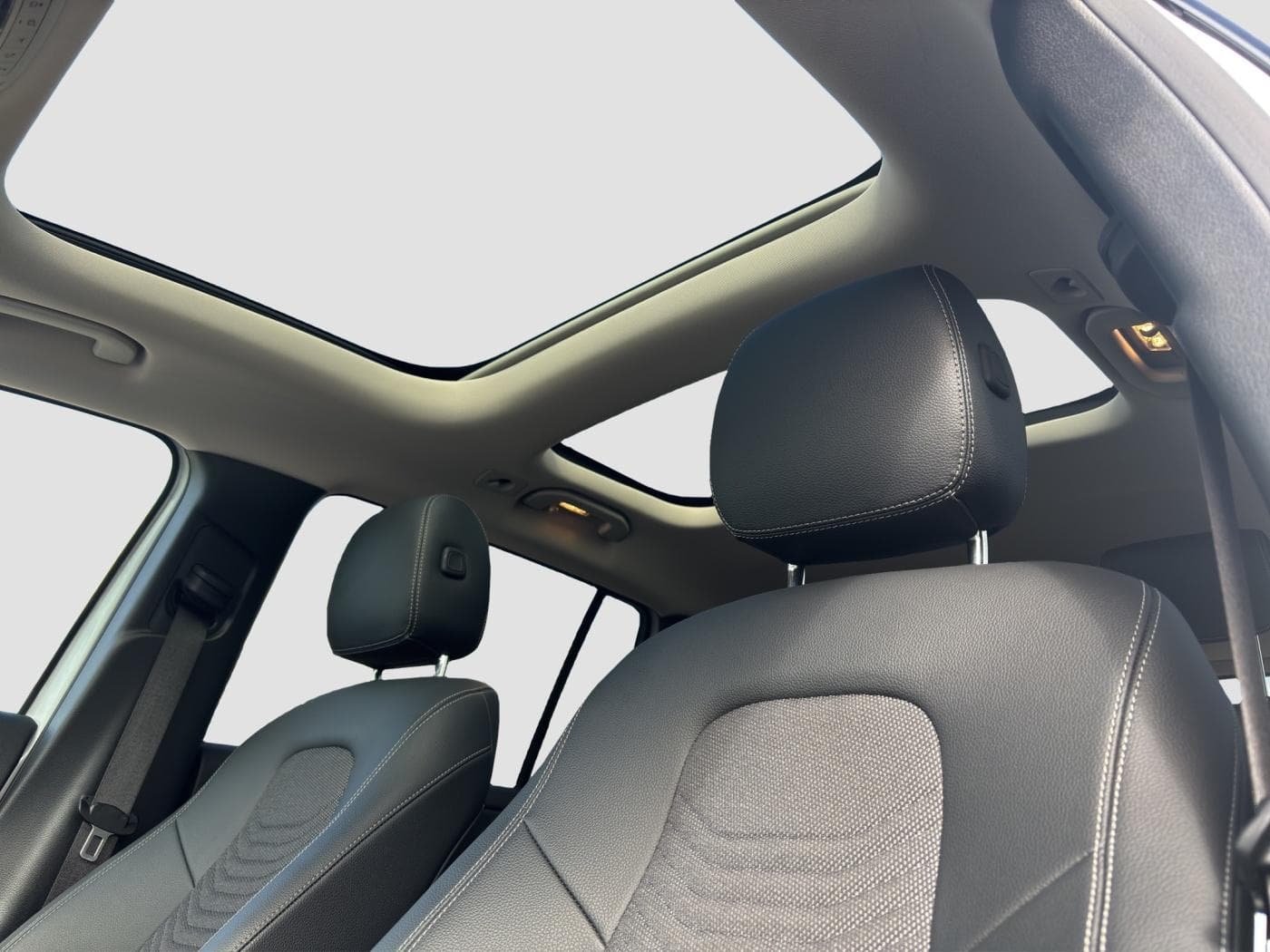 Mercedes-Benz EQB 300 4M Bild 16