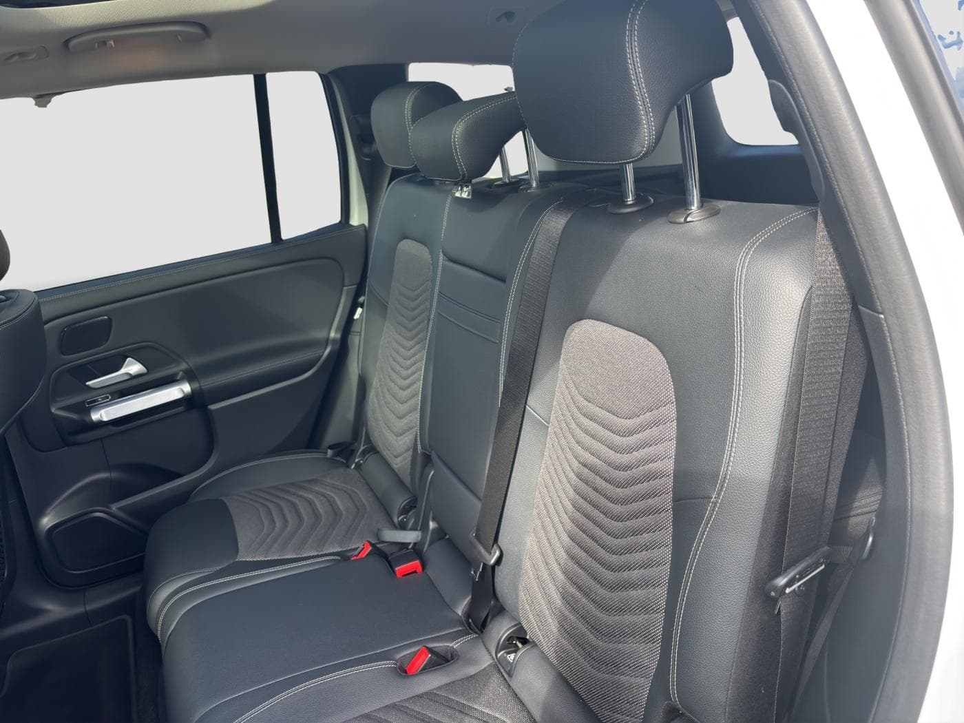 Mercedes-Benz EQB 300 4M Bild 17