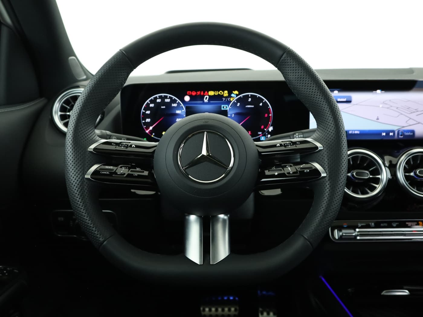 Mercedes-Benz GLA 200 d Bild 11