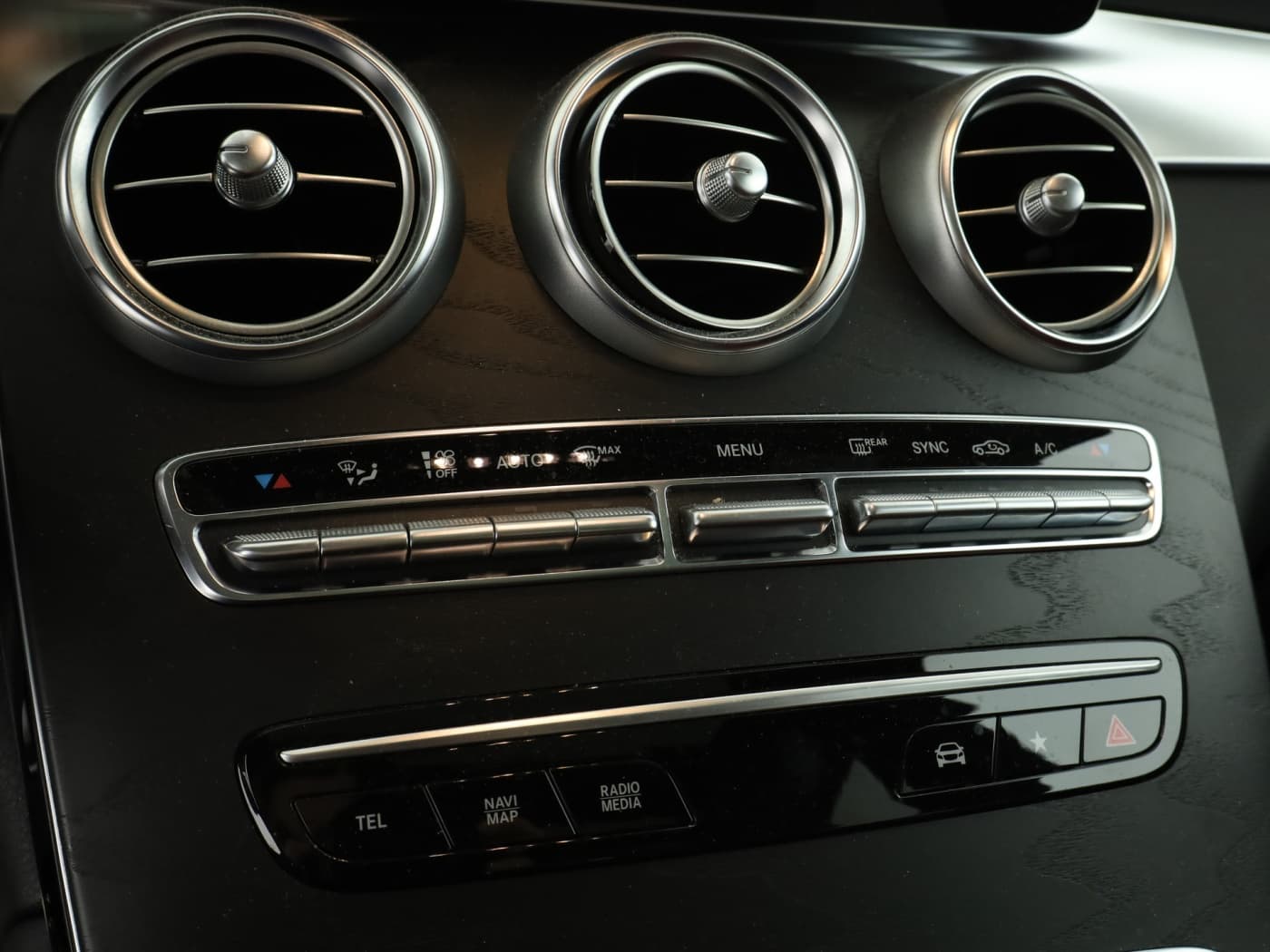 Mercedes-Benz GLC 300 4M Bild 14