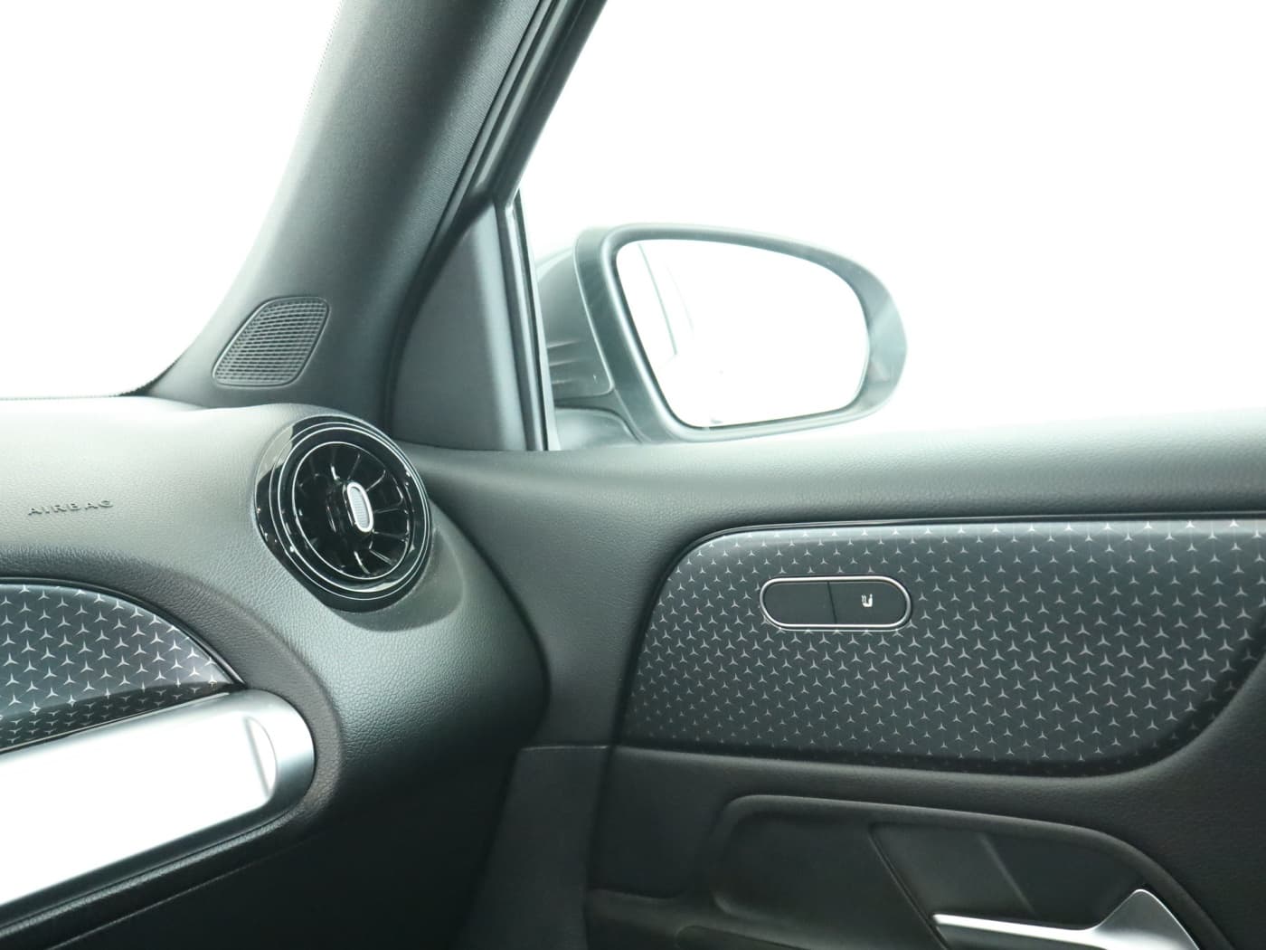 Mercedes-Benz GLB 180 d Bild 16