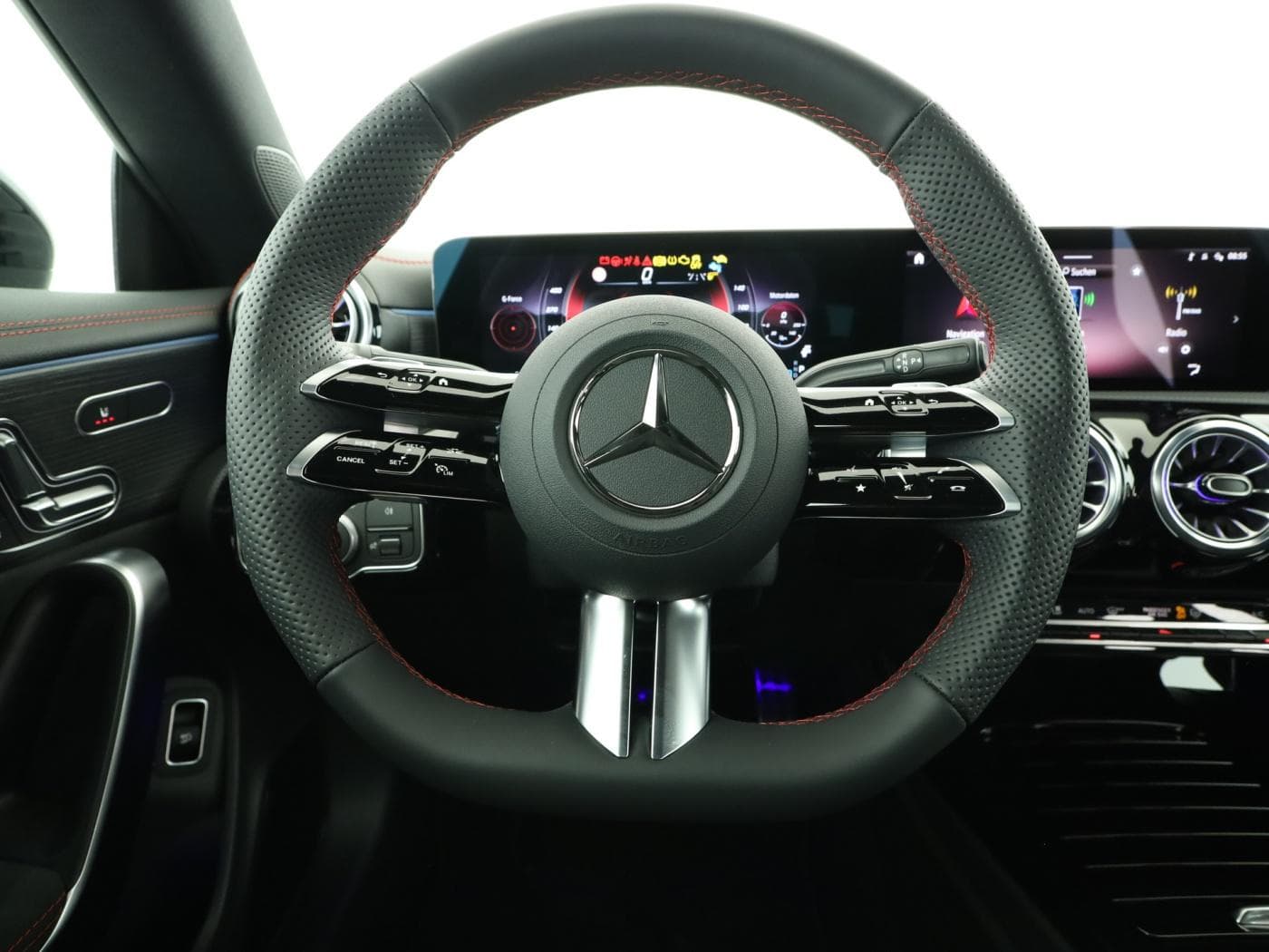 Mercedes-Benz CLA 220 d SB Bild 11