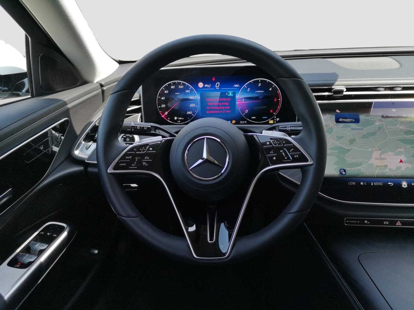 Mercedes-Benz E 220 d T Bild 10