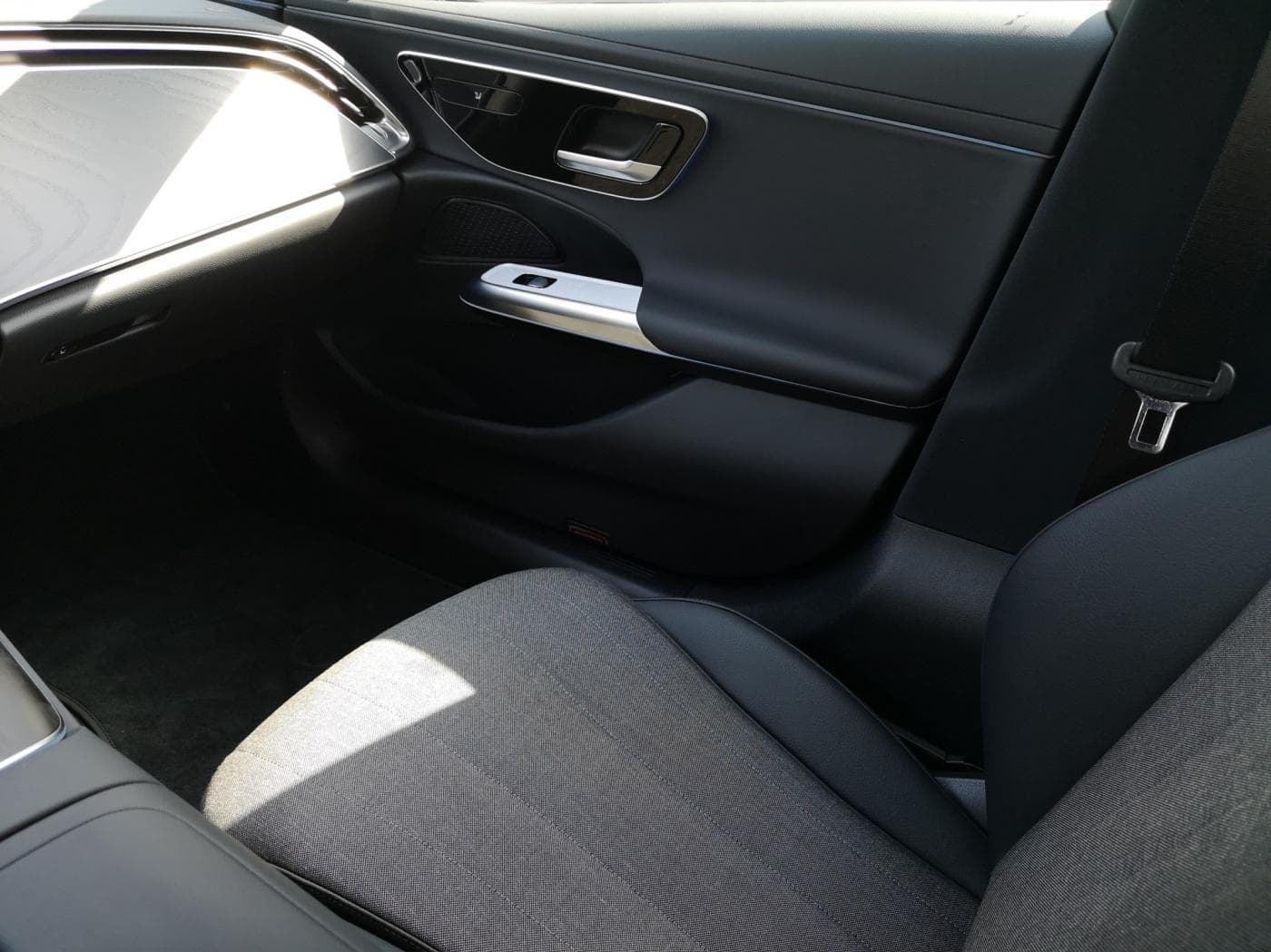 Mercedes-Benz E 220 d T Bild 14