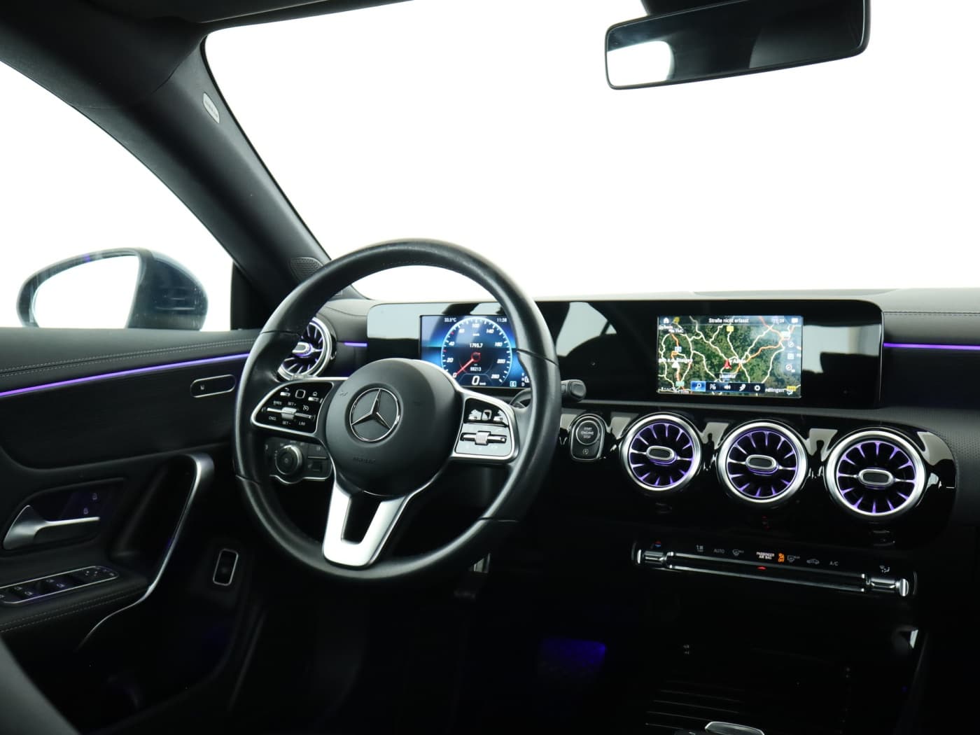 Mercedes-Benz CLA 200 d SB Bild 10