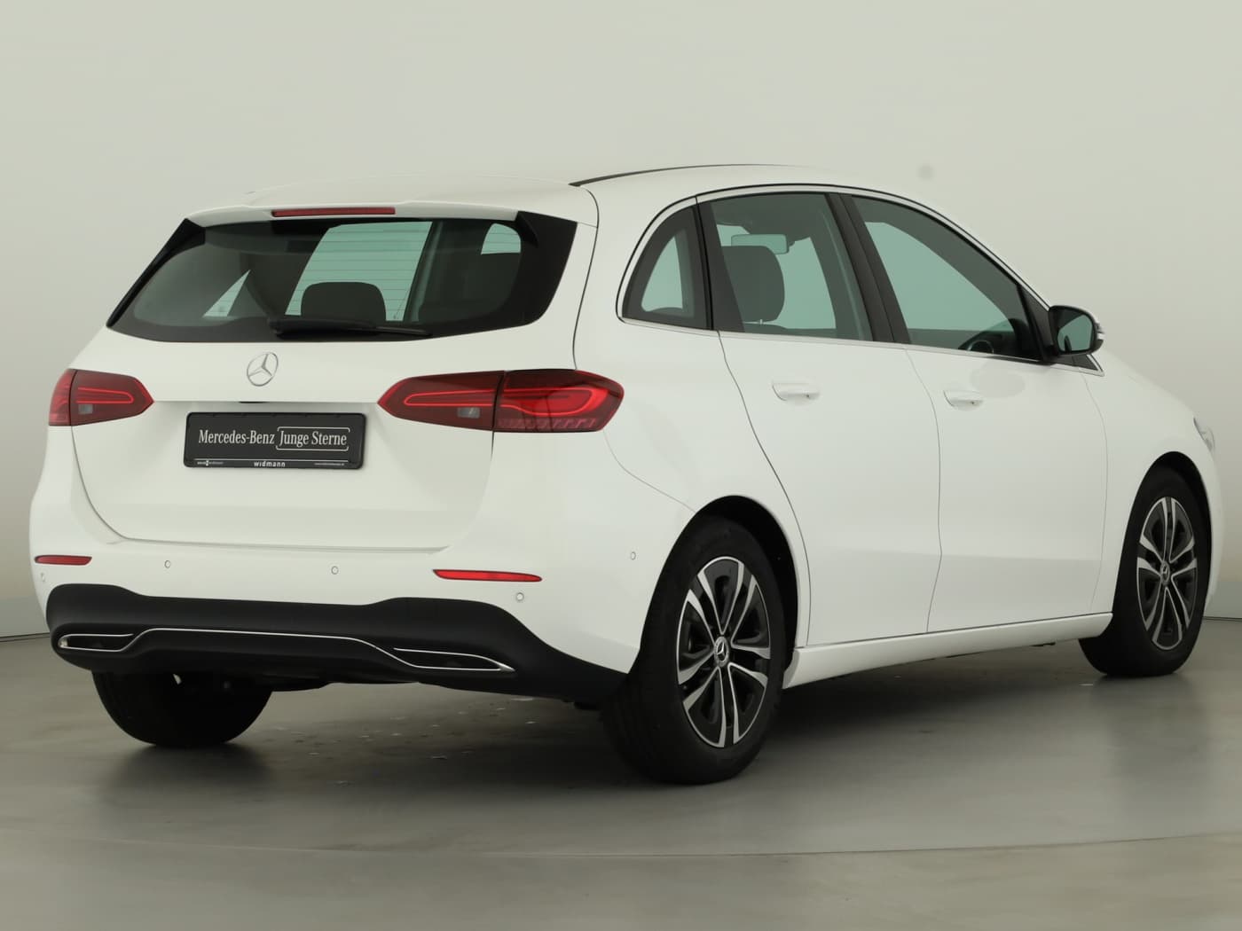 Mercedes-Benz B 180 d Bild 2