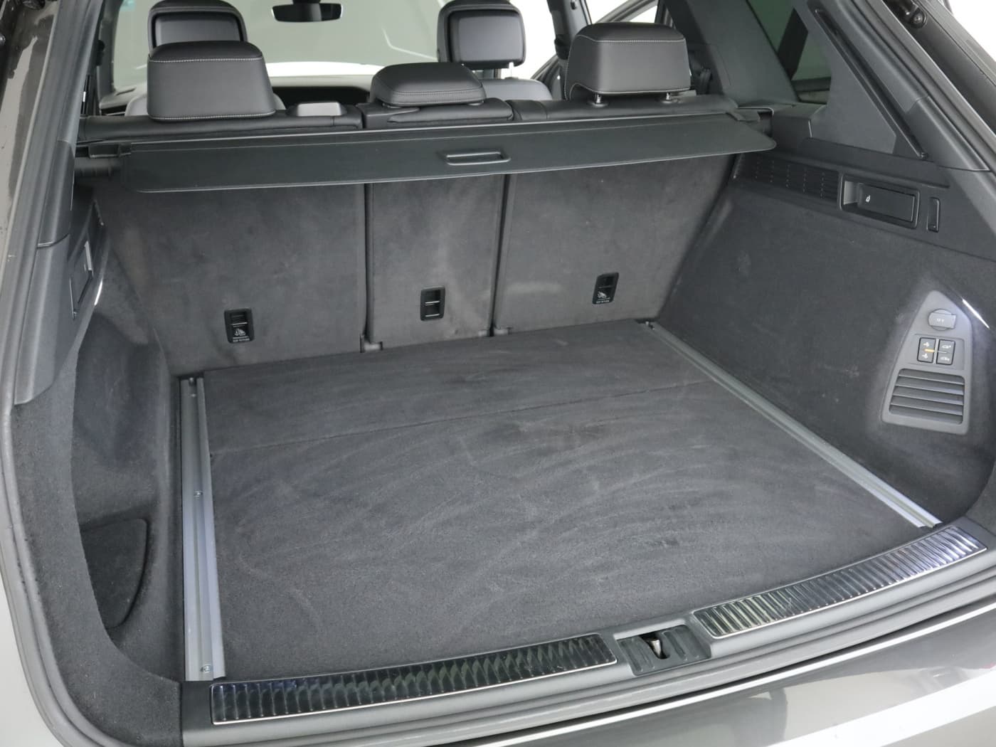 Volkswagen Touareg 4.0 V8 TDI Bild 23
