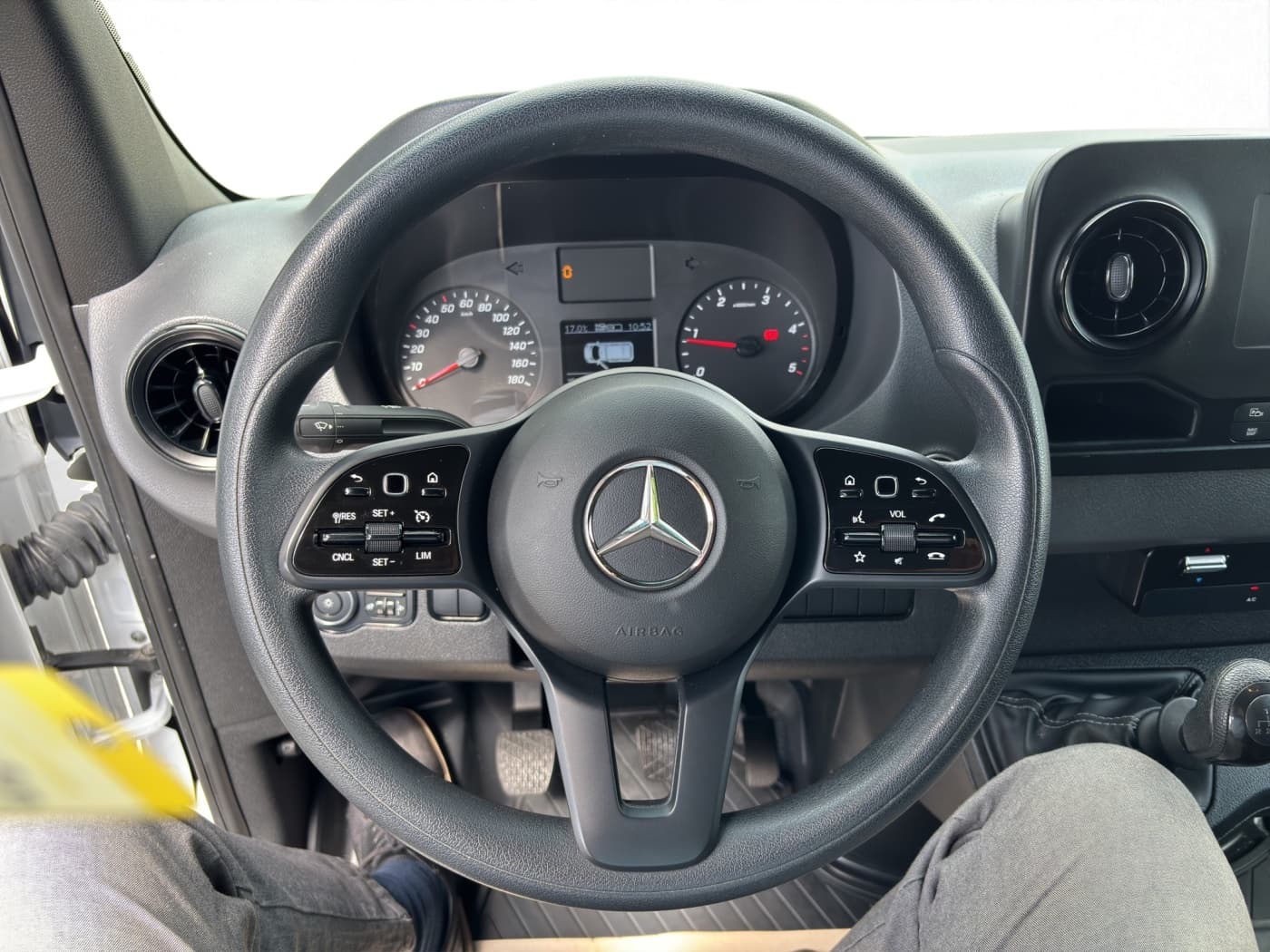 Mercedes-Benz Sprinter 317 CDI Kasten Bild 10