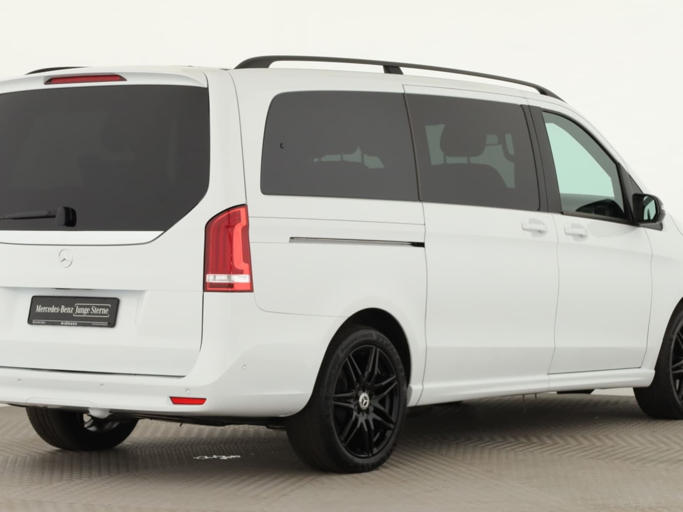 Mercedes-Benz V 300 d EDITION 4MATIC lang Bild 6