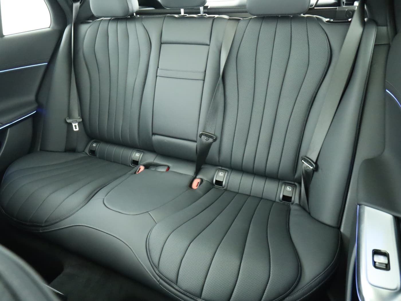 Mercedes-Benz E 220 d 4MATIC T-Modell Bild 18