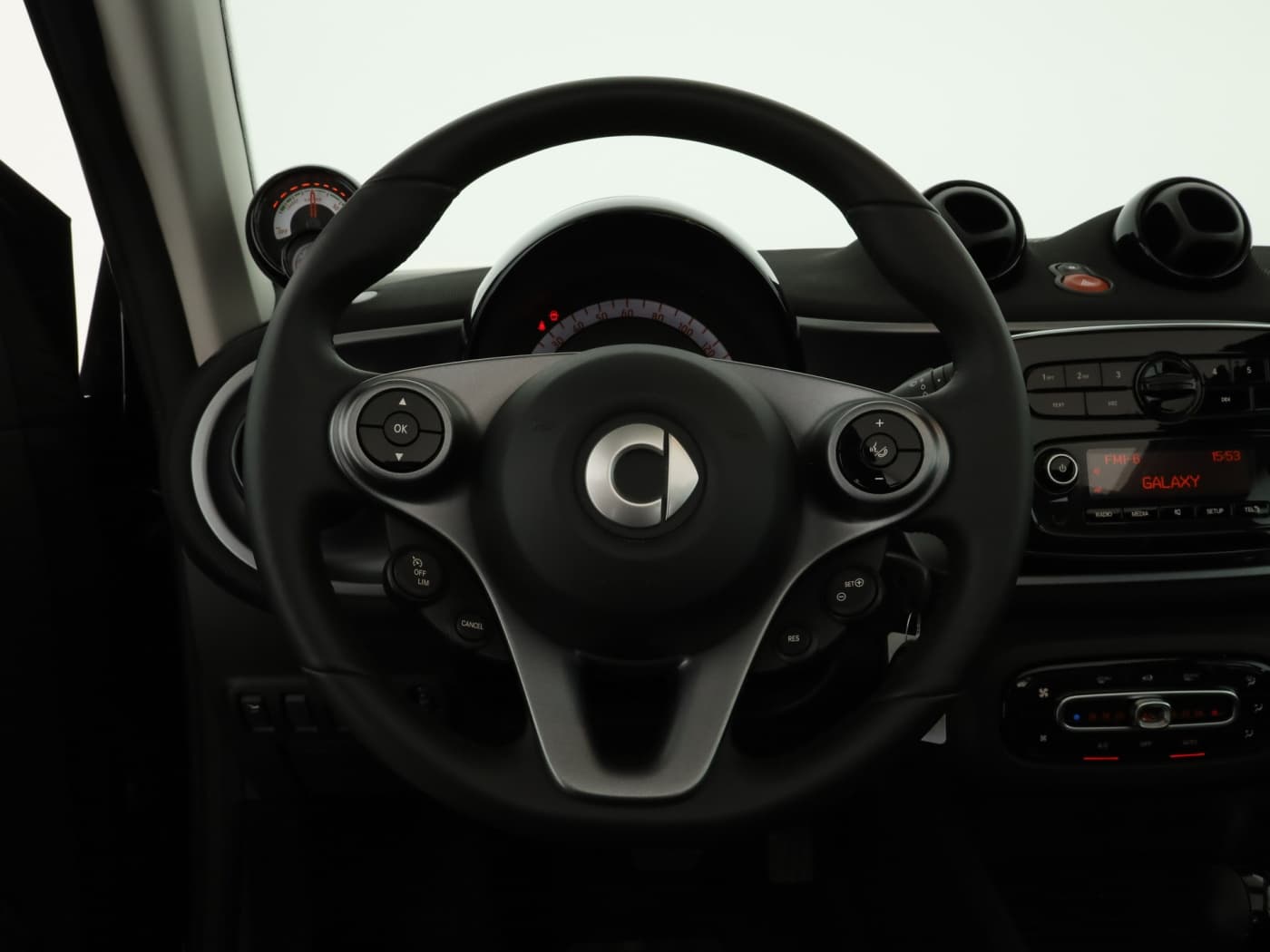 Smart fortwo EQ cabrio Bild 11