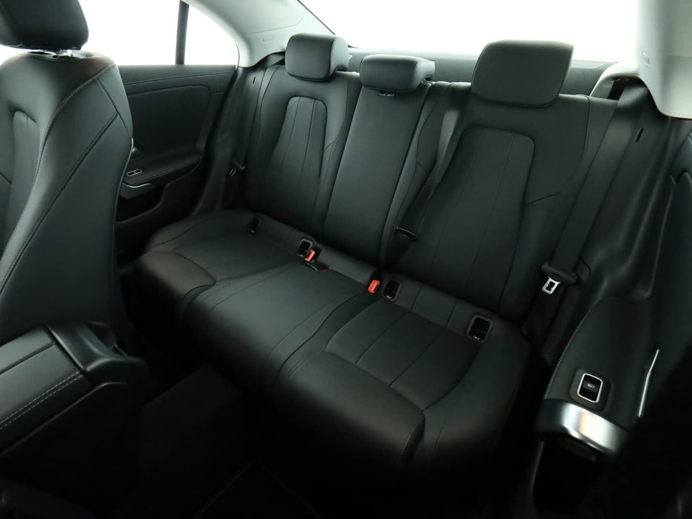 Mercedes-Benz CLA 200 4M Bild 18