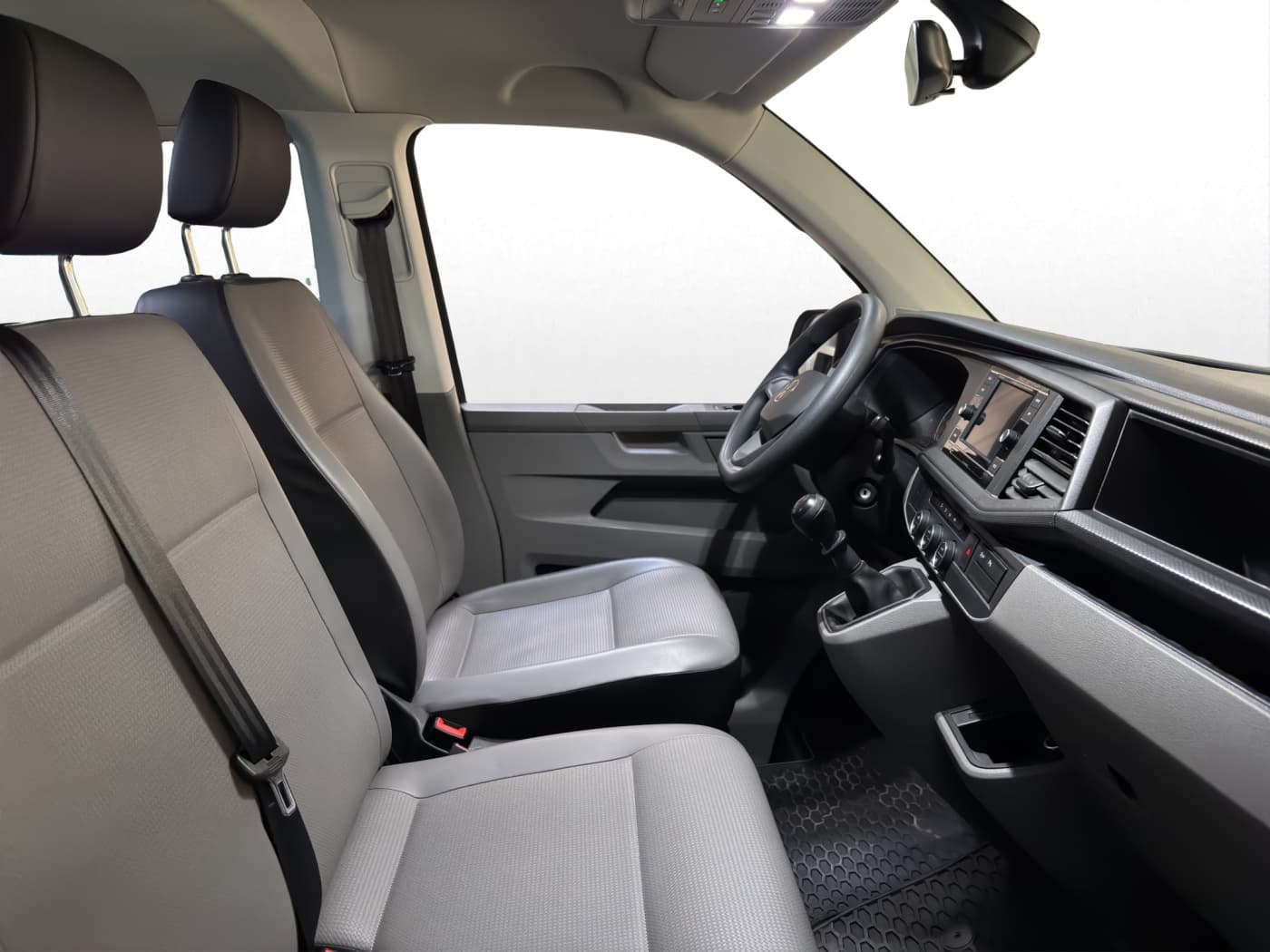 Volkswagen T6.1 2.0 TDI Caravelle Trendline lang Bild 15